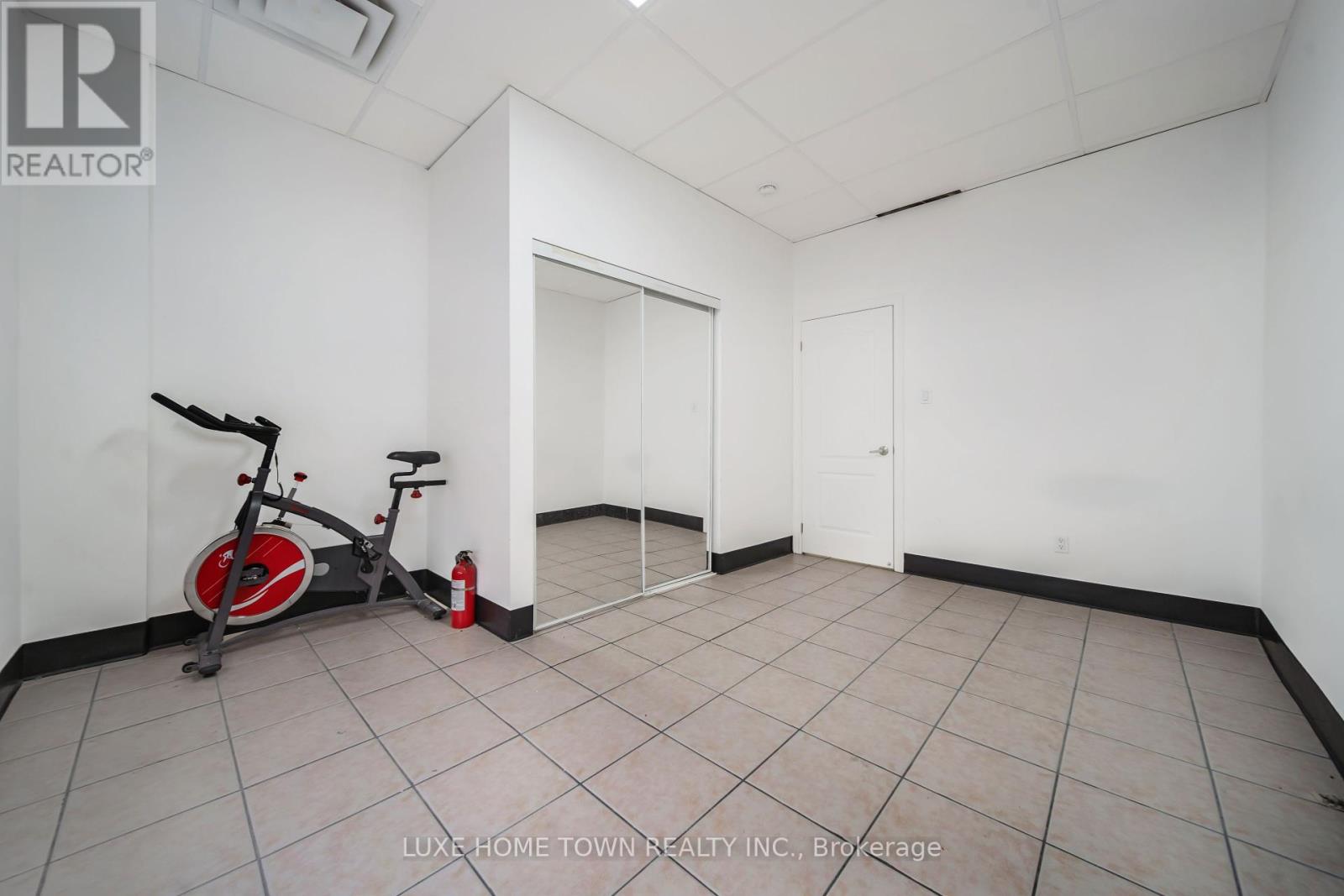 842 Dundas Street W Property Photo 11