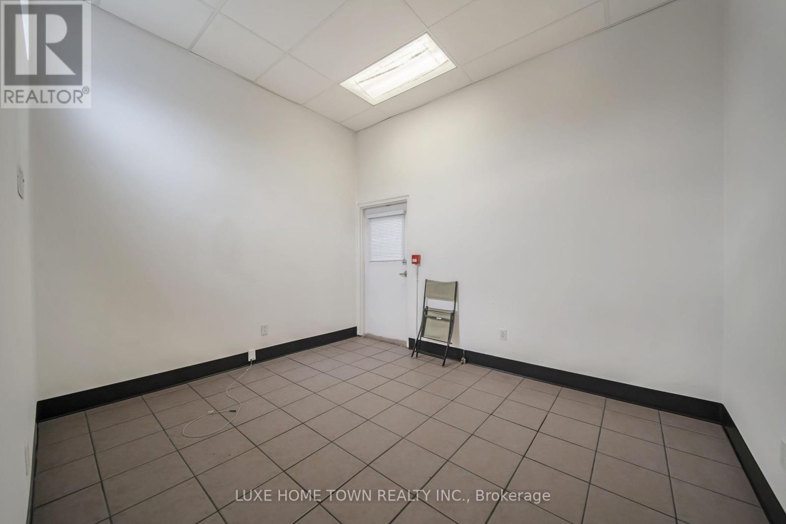 842 Dundas Street W Property Photo 13