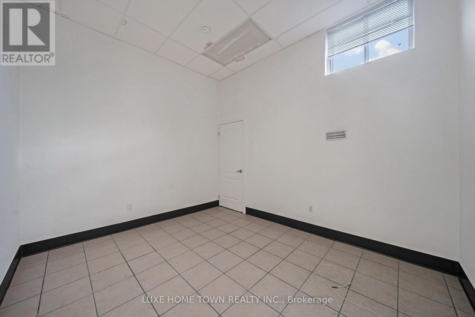 842 Dundas Street W Property Photo 14