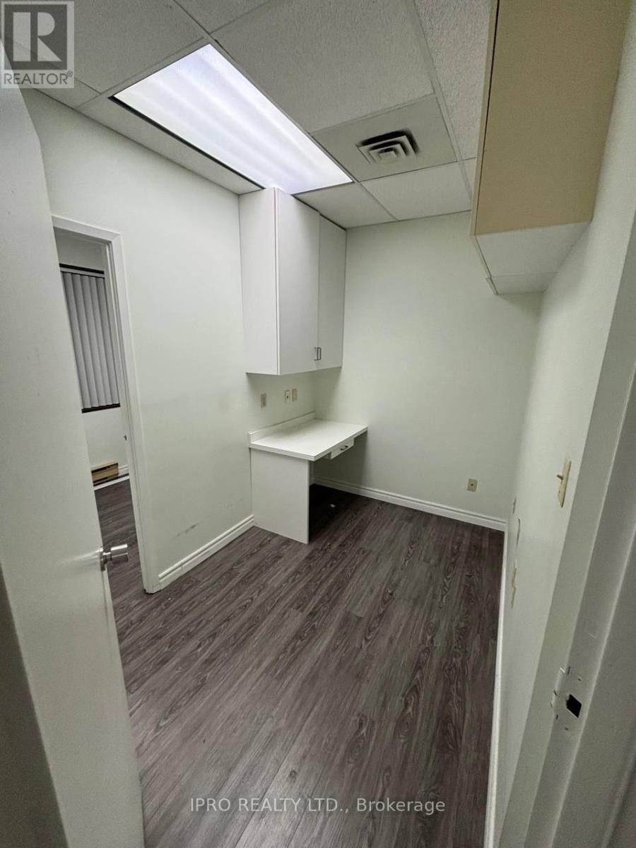 512 - 600 Sherbourne Street Property Photo 8