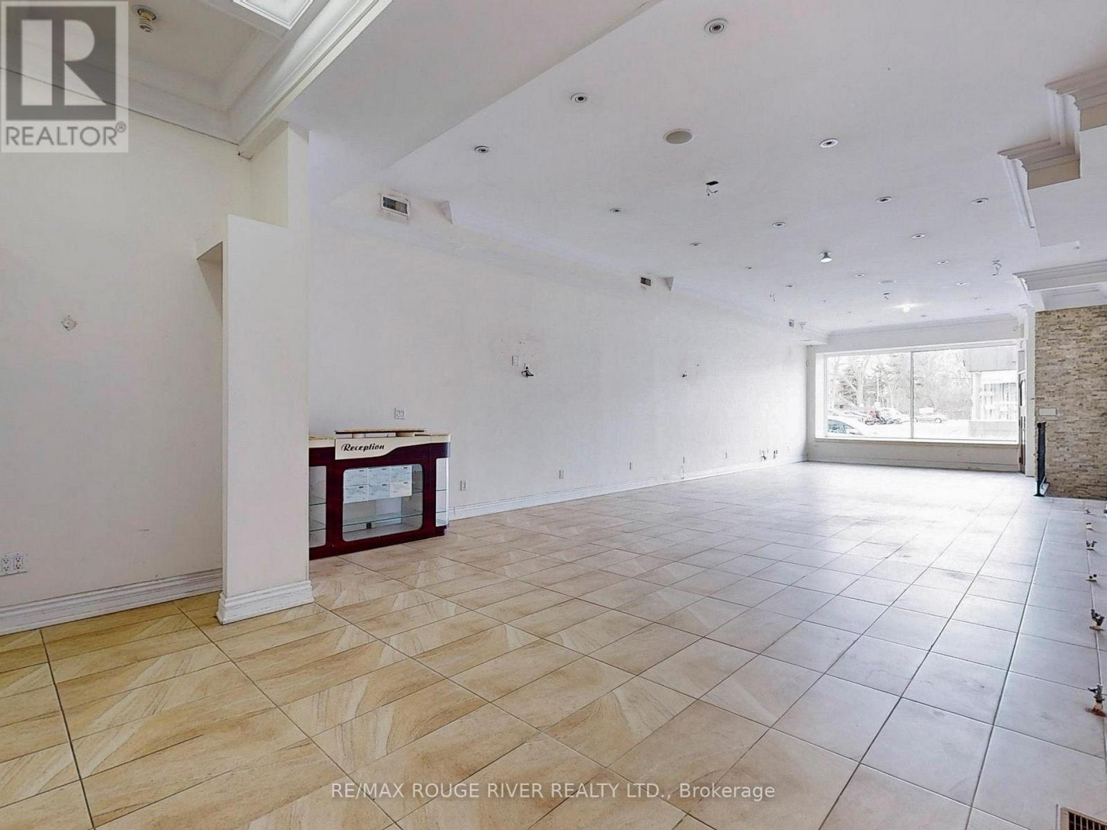 1556 Avenue Road Property Photo 9
