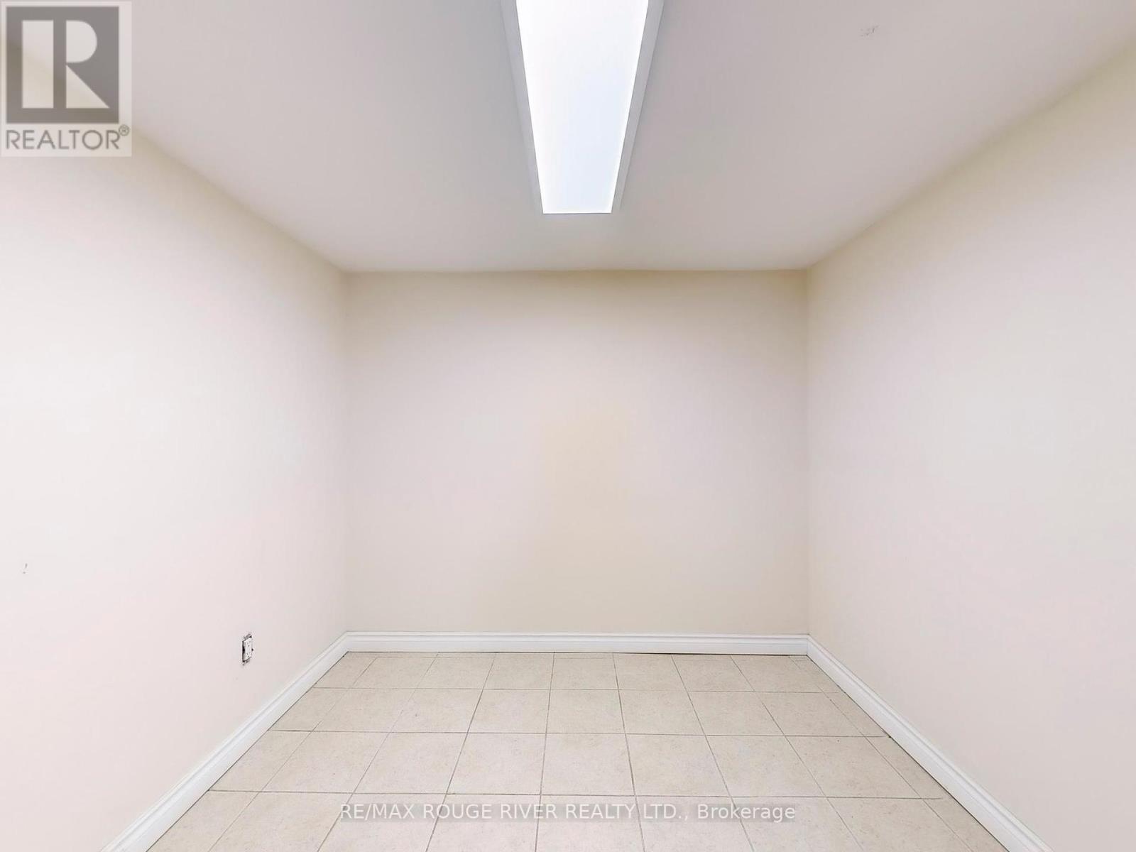 1556 Avenue Road Property Photo 23