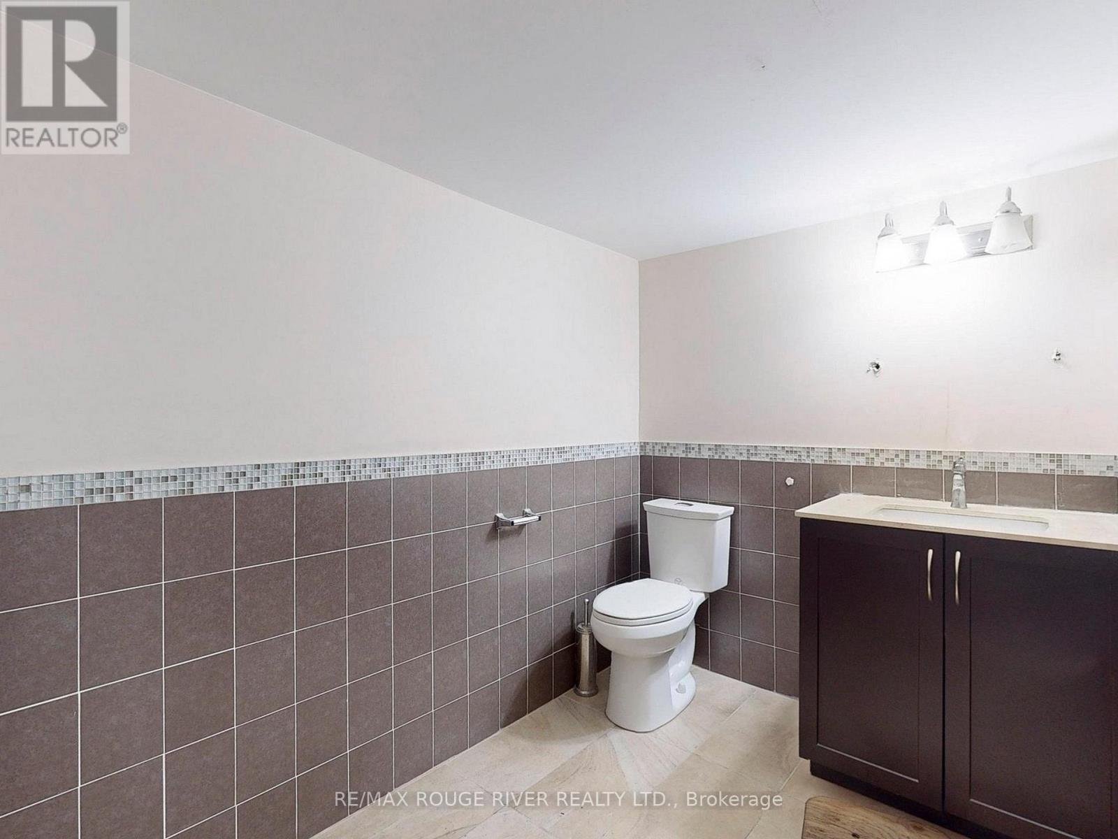 1556 Avenue Road Property Photo 27