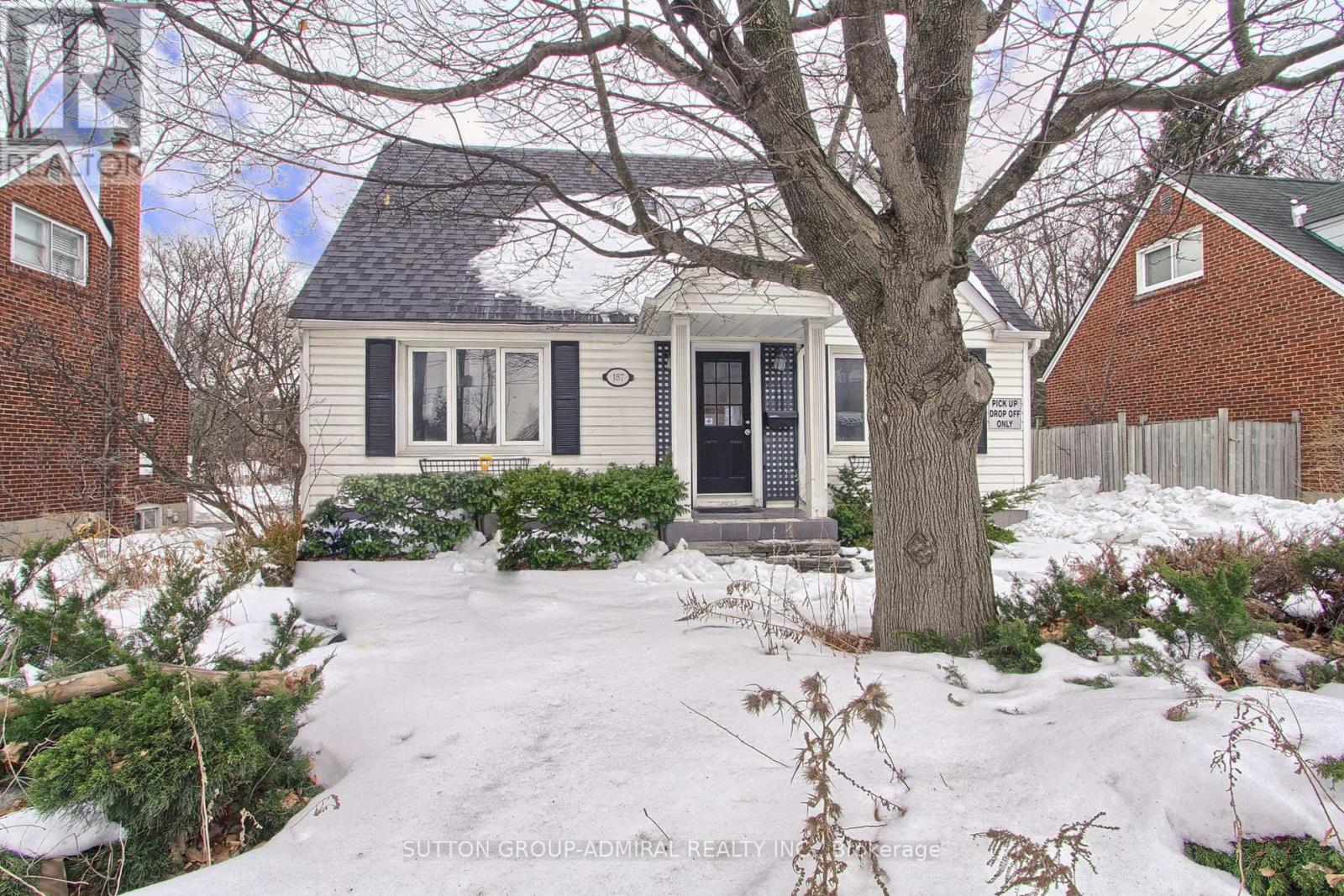 187 Finch Avenue W Property Photo 3