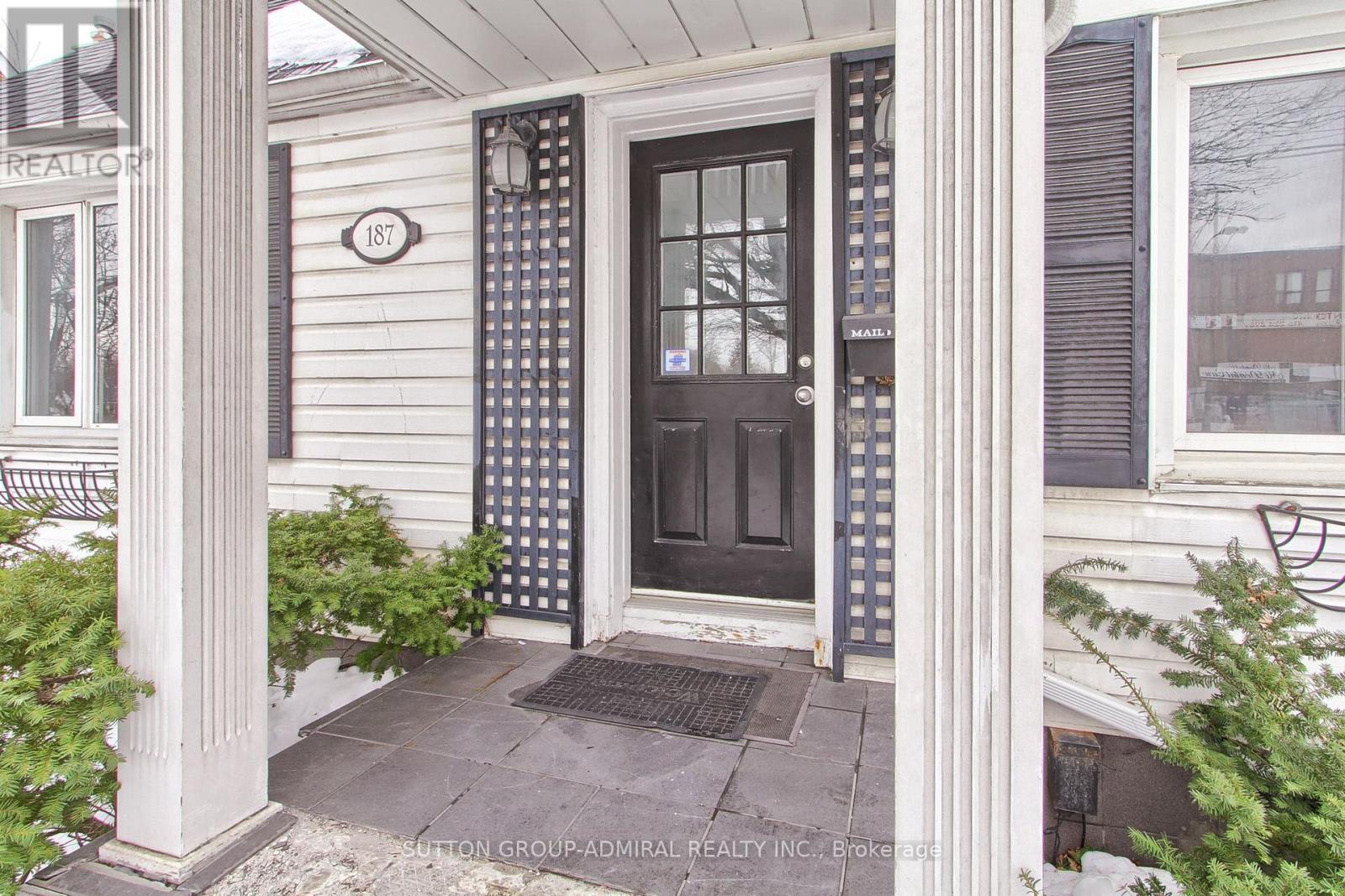 187 Finch Avenue W Property Photo 5