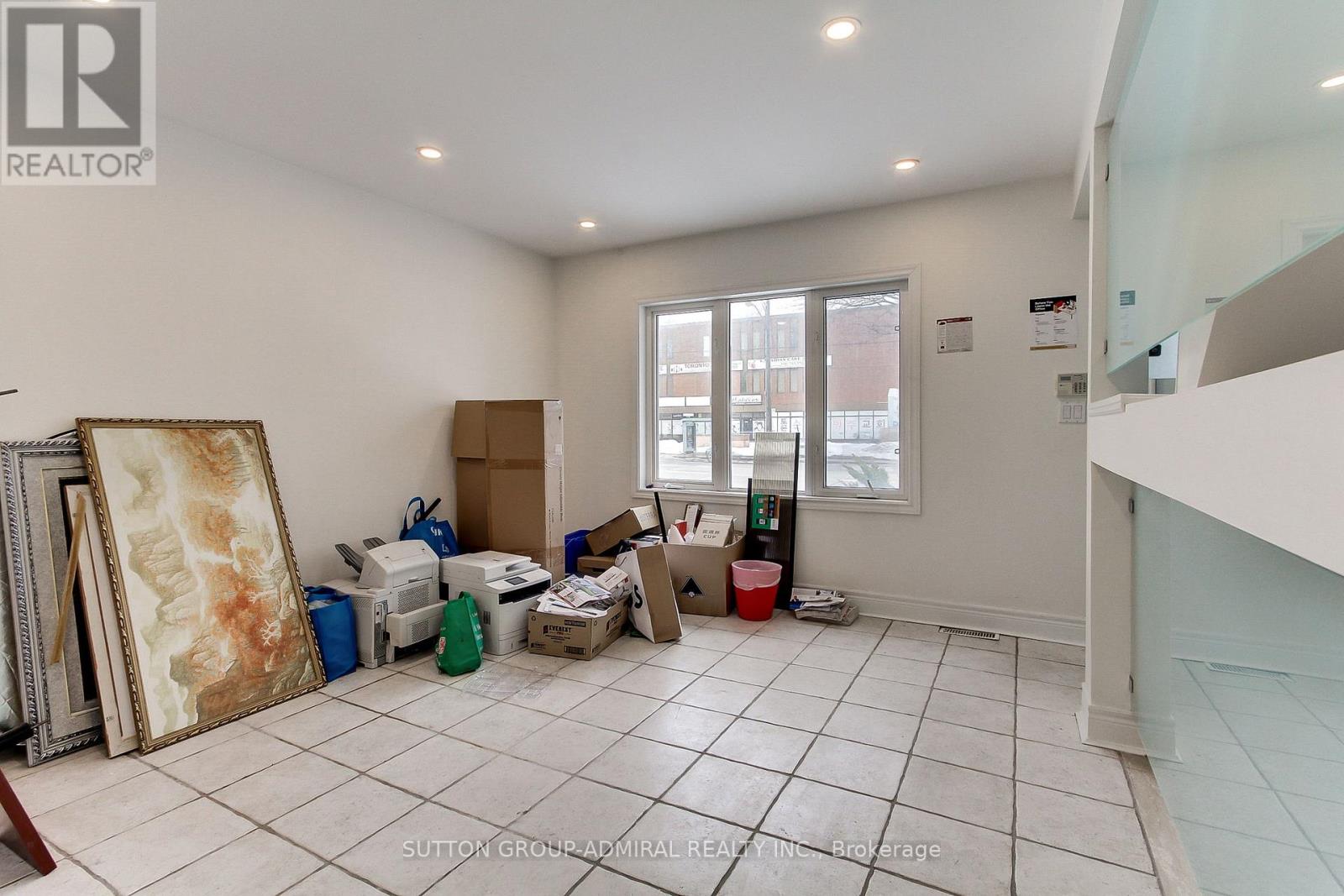 187 Finch Avenue W Property Photo 7