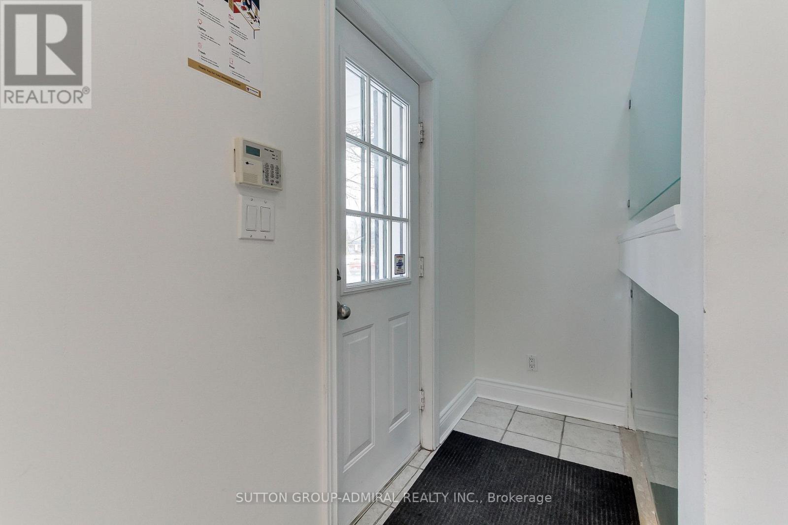 187 Finch Avenue W Property Photo 6