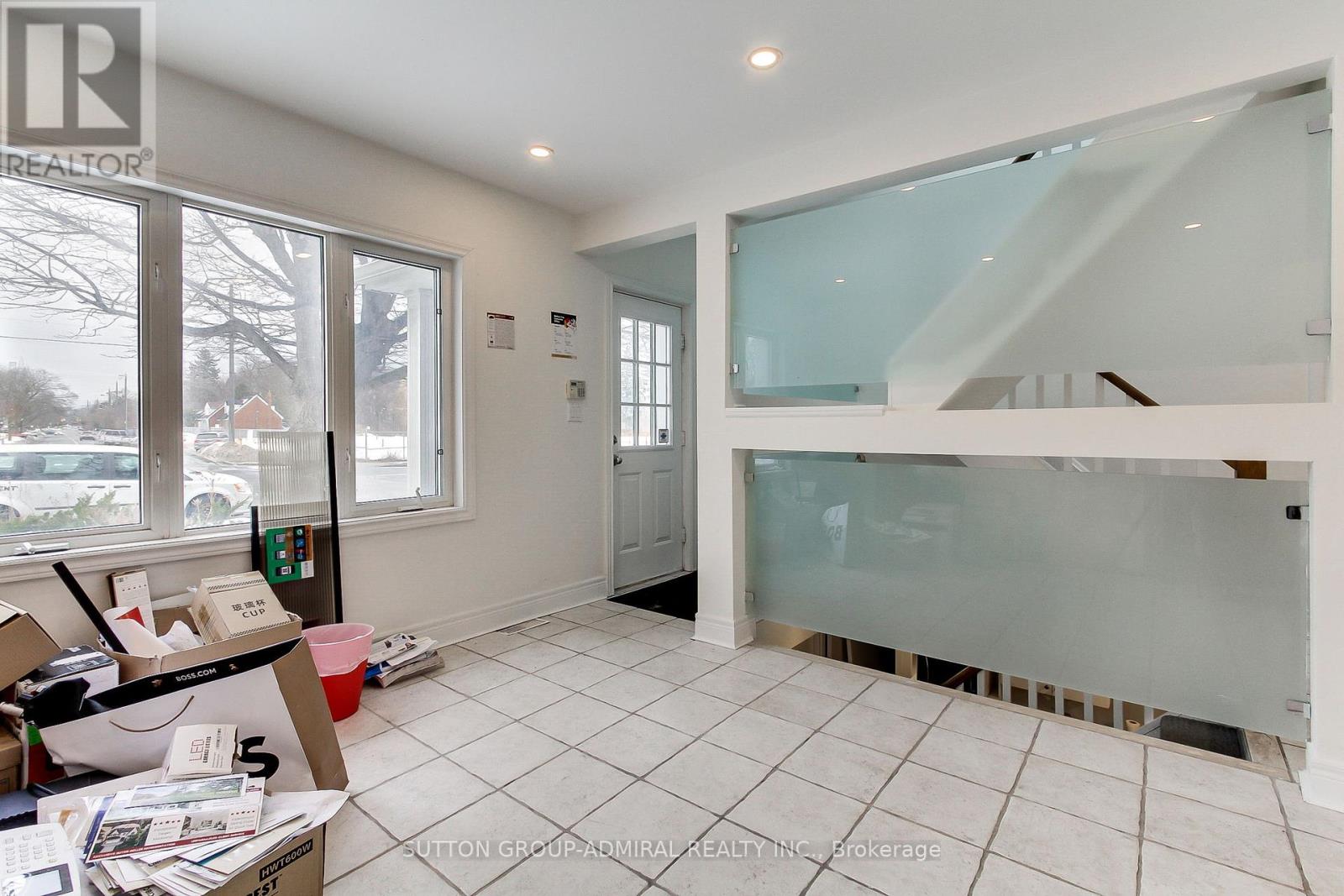 187 Finch Avenue W Property Photo 8