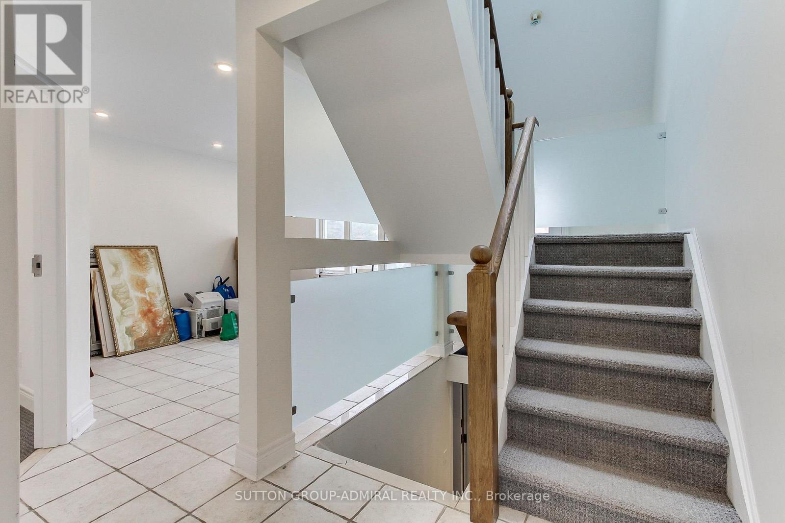 187 Finch Avenue W Property Photo 10