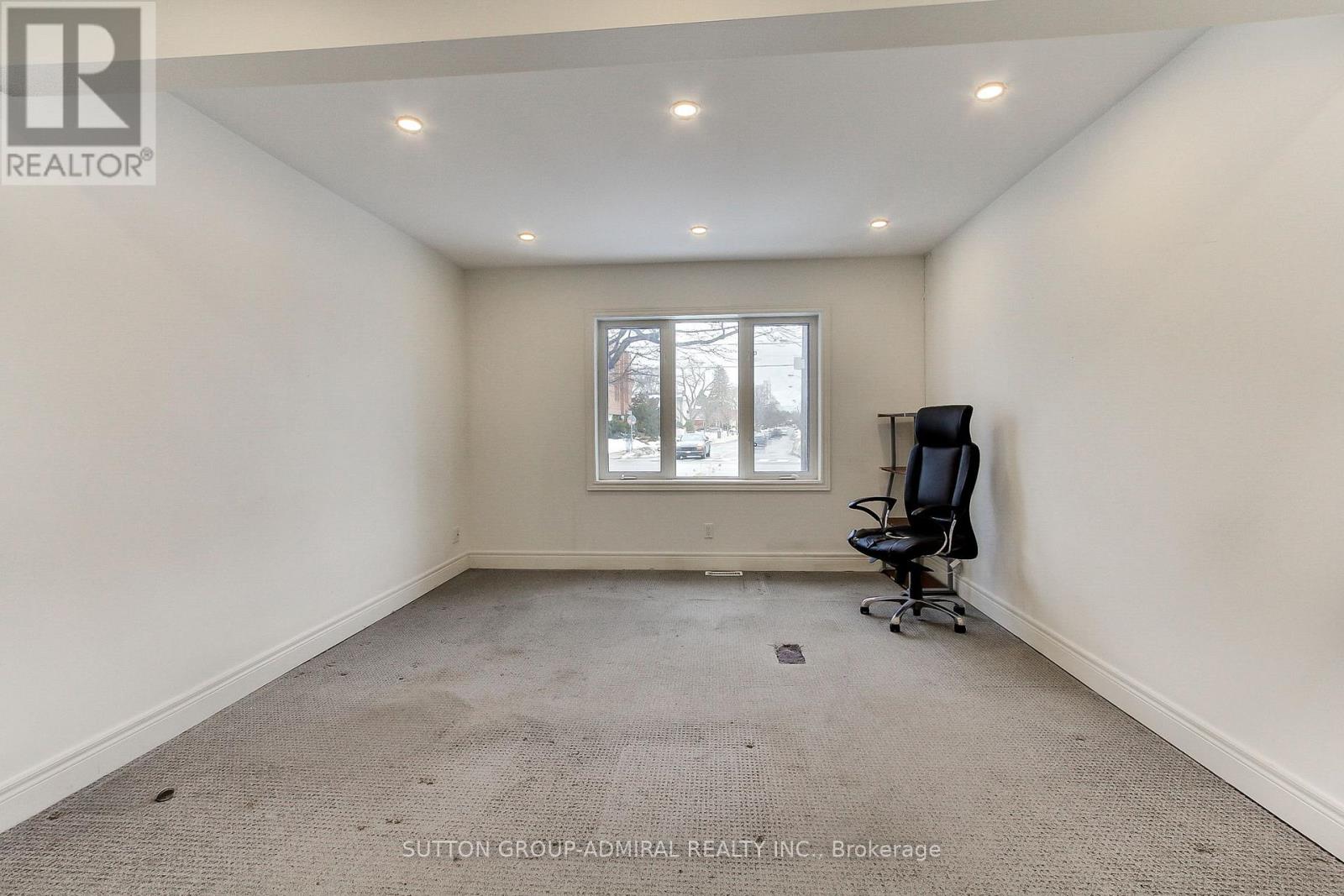 187 Finch Avenue W Property Photo 11