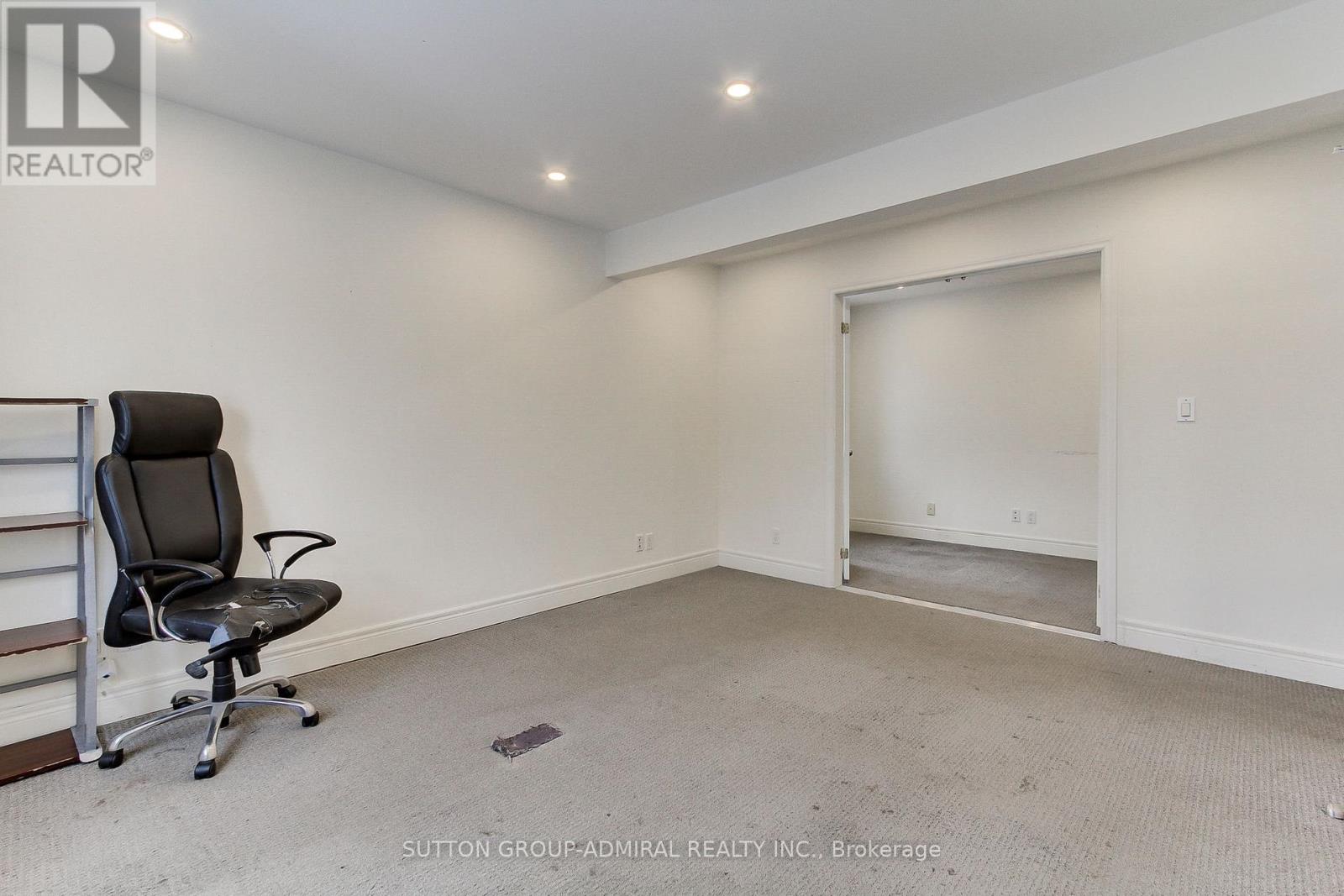 187 Finch Avenue W Property Photo 13