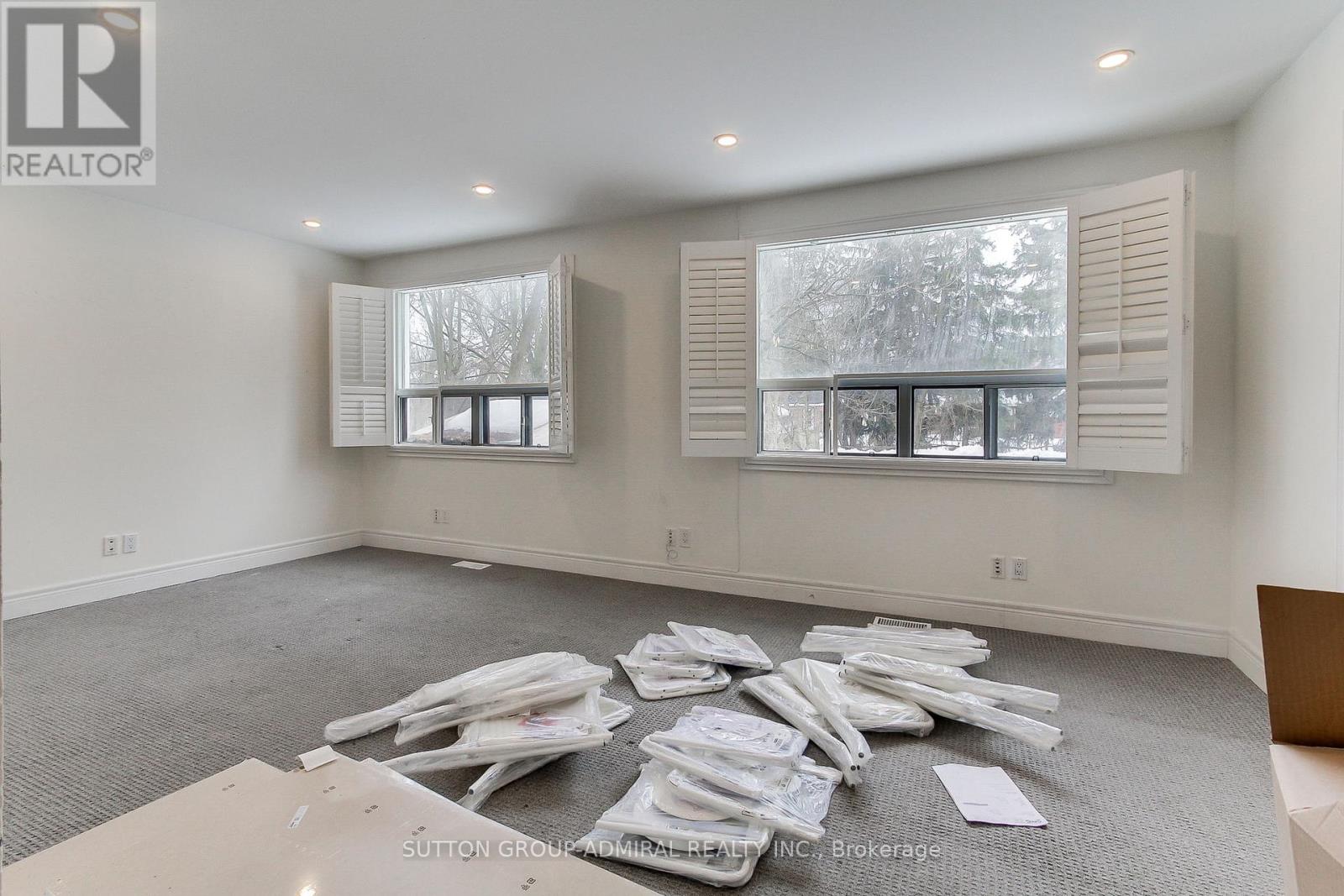 187 Finch Avenue W Property Photo 18