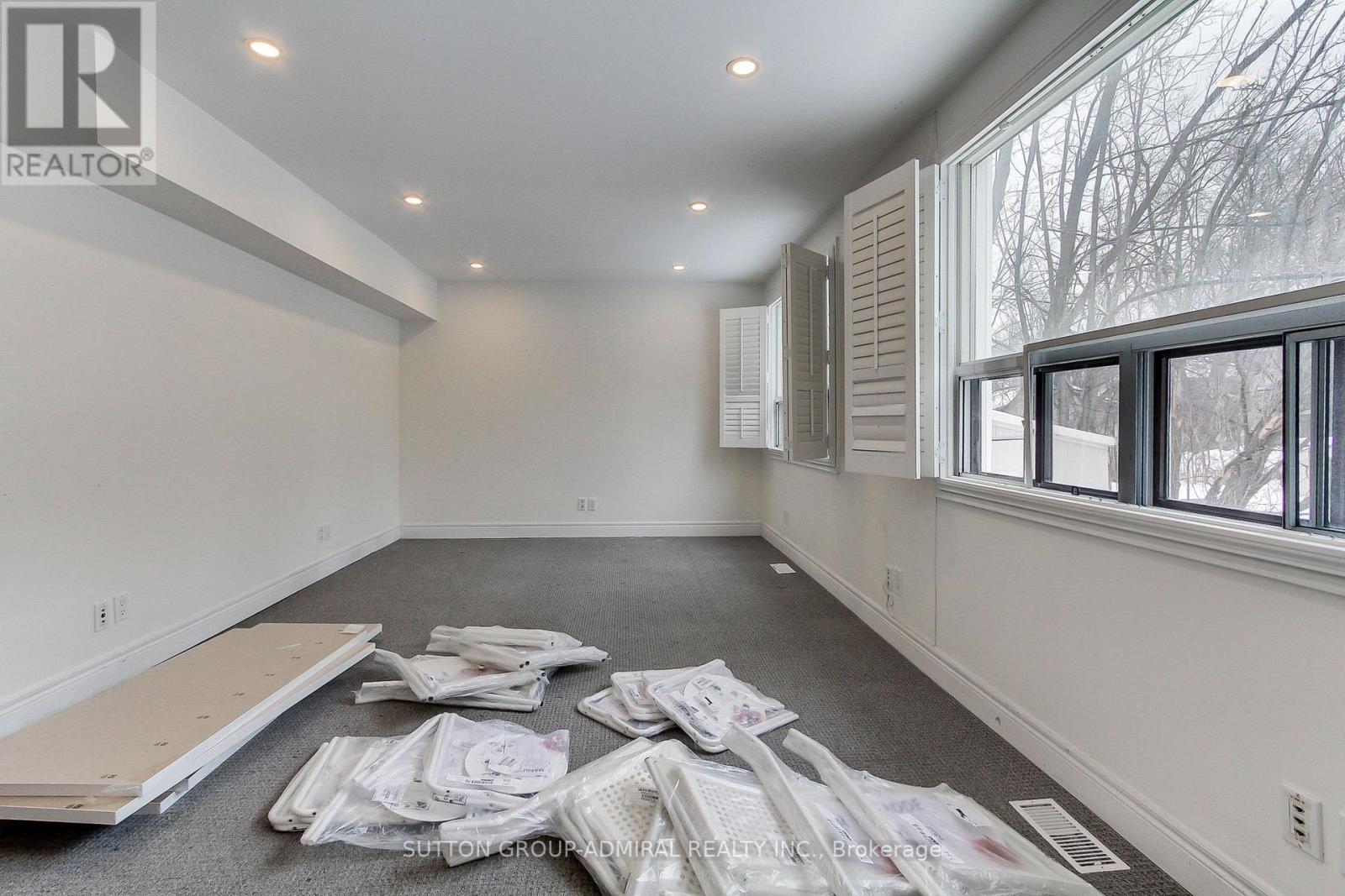 187 Finch Avenue W Property Photo 19