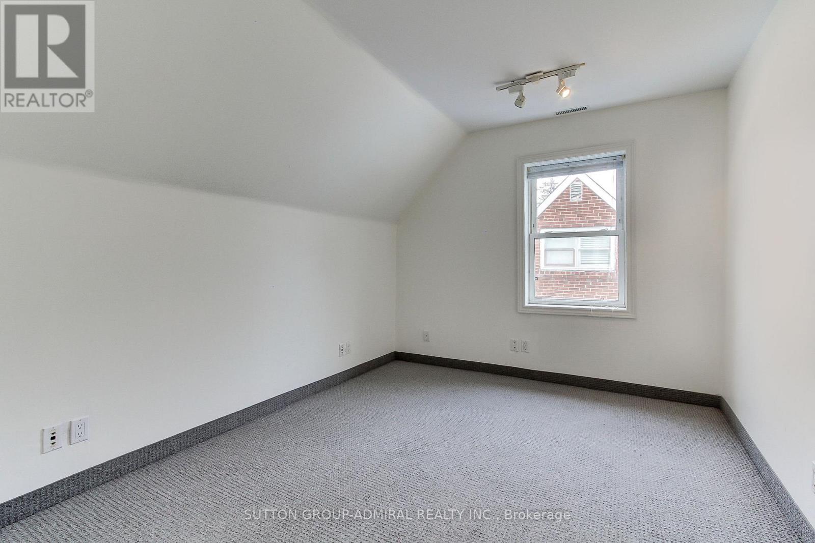 187 Finch Avenue W Property Photo 28