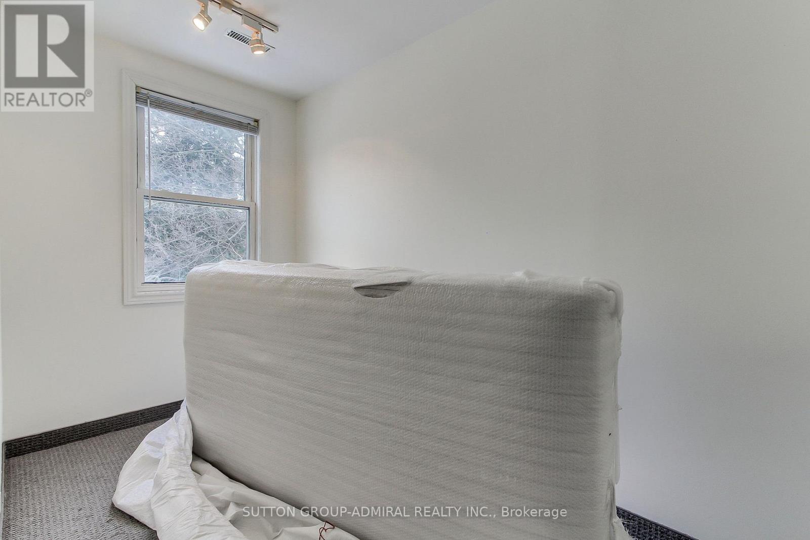 187 Finch Avenue W Property Photo 35