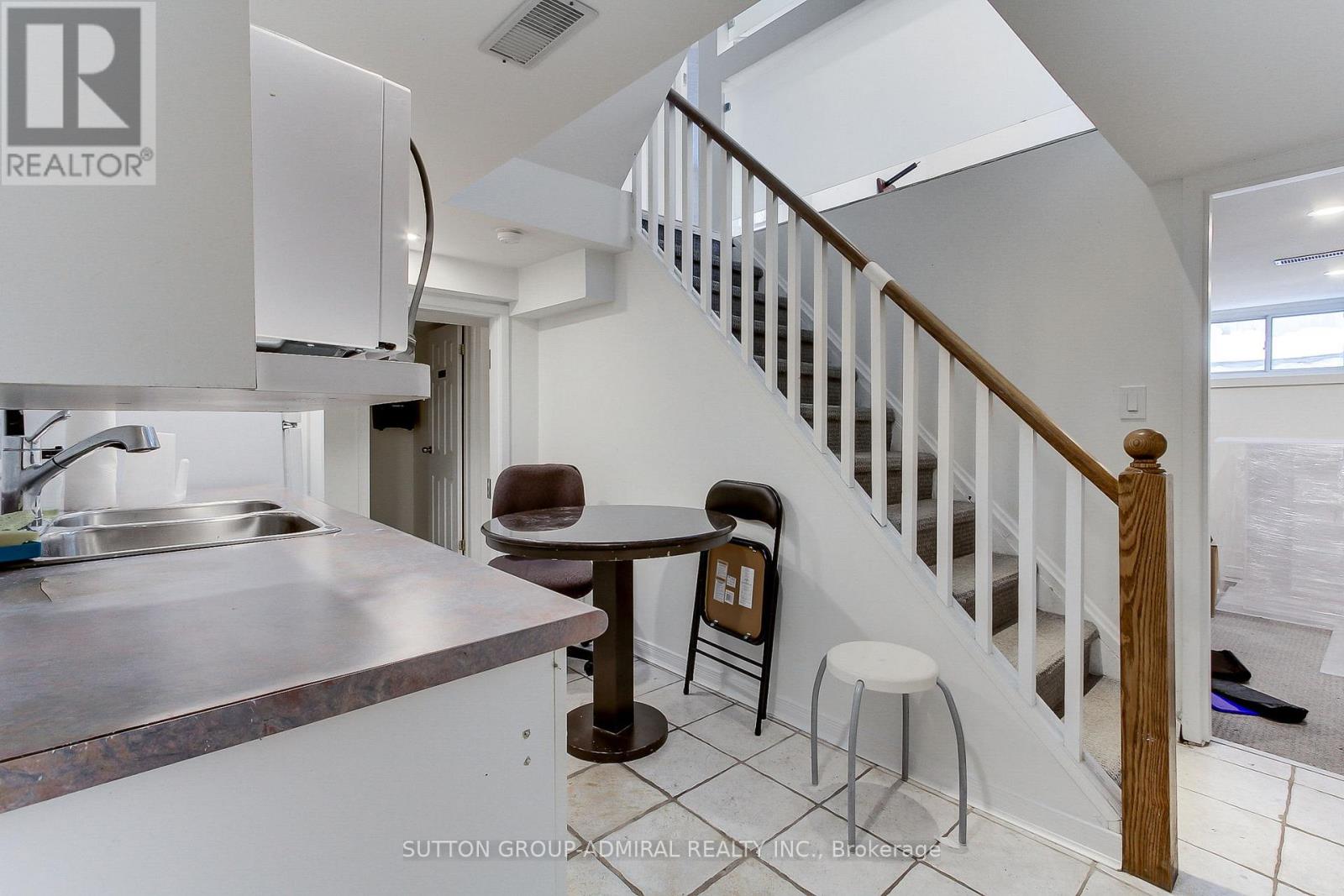 187 Finch Avenue W Property Photo 38