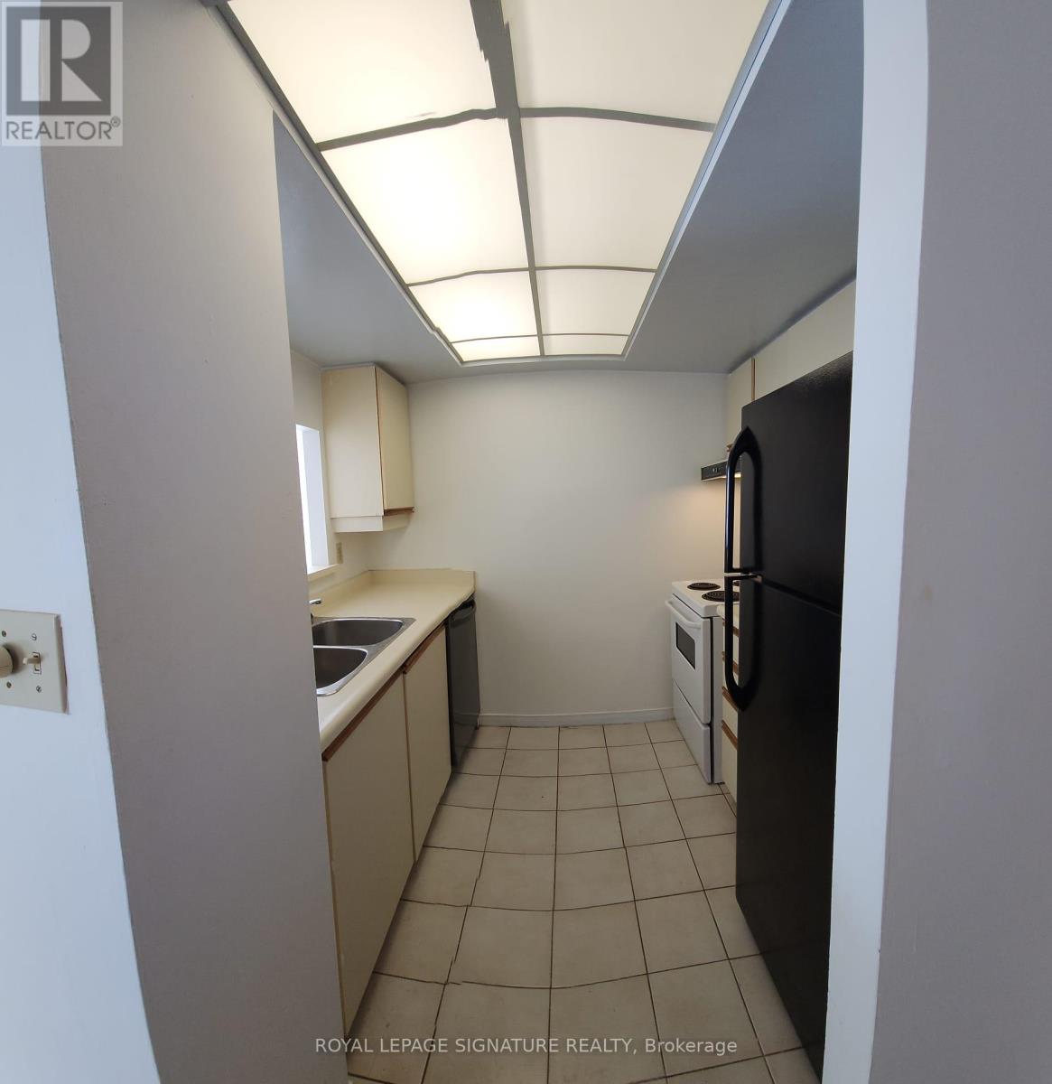 1103 - 5 Concorde Place Property Photo 4