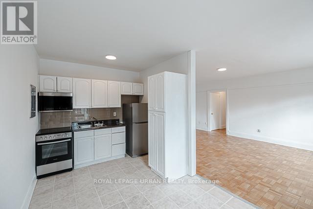 402 - 110 Wellesley Street E Property Photo 1