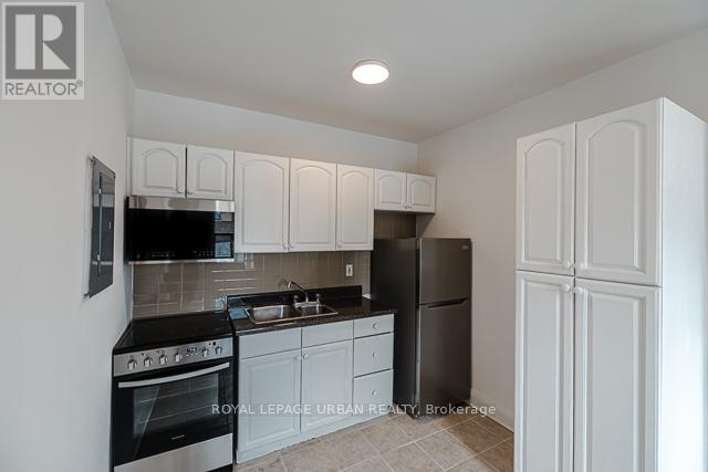 402 - 110 Wellesley Street E Property Photo 2