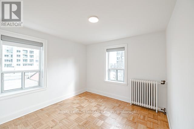 402 - 110 Wellesley Street E Property Photo 9