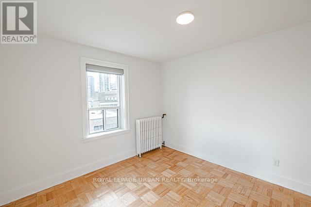 402 - 110 Wellesley Street E Property Photo 11