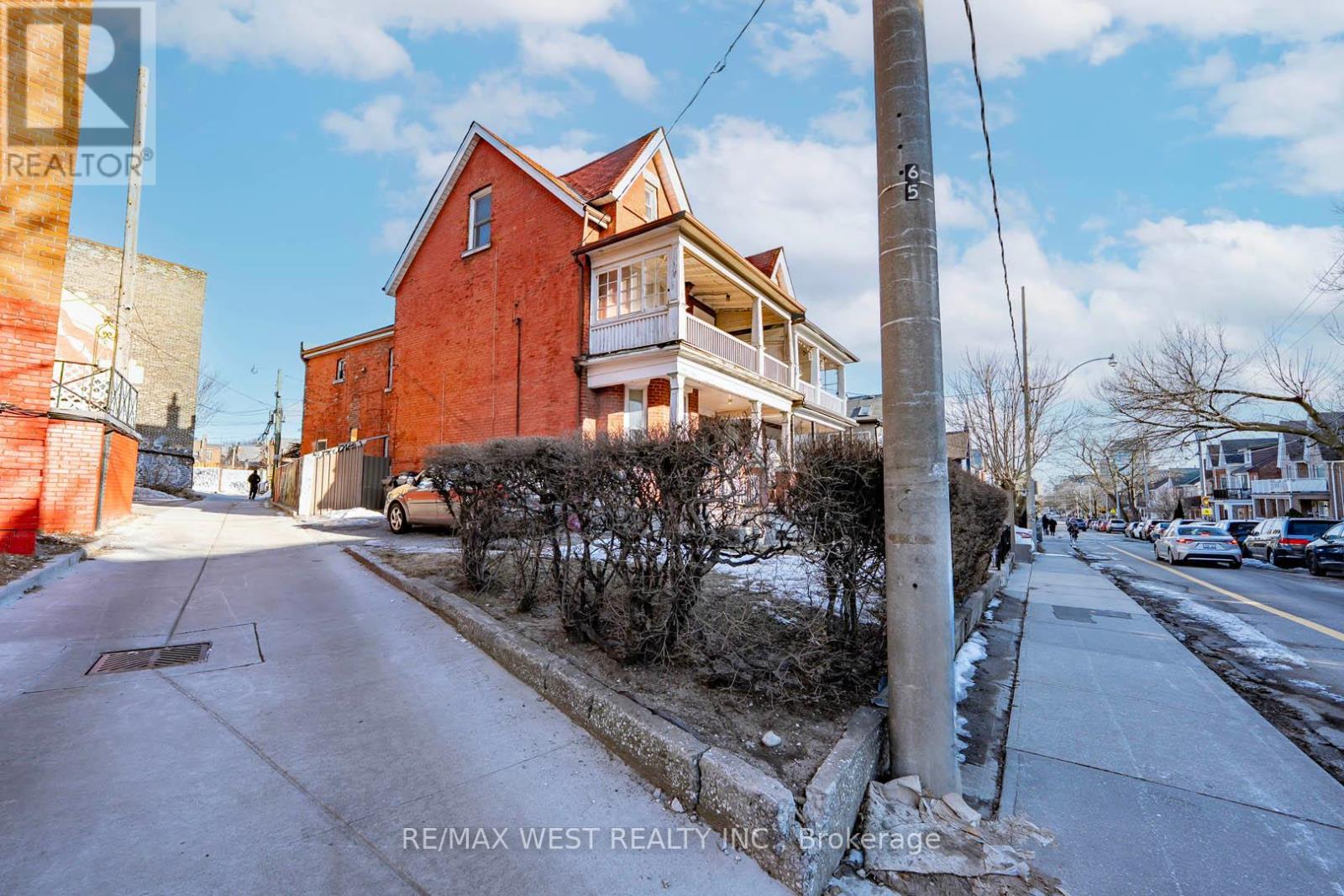 217 Gladstone Avenue Property Photo 2