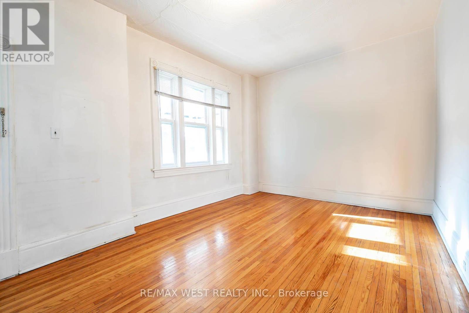 217 Gladstone Avenue Property Photo 17