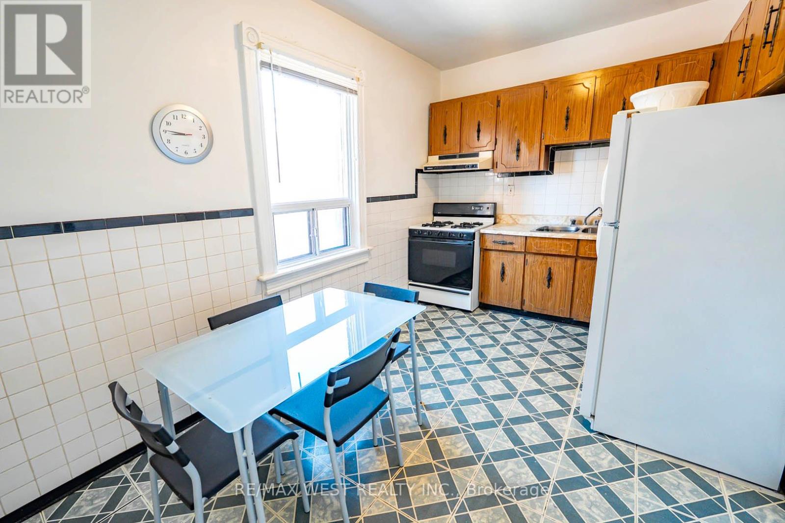 217 Gladstone Avenue Property Photo 19