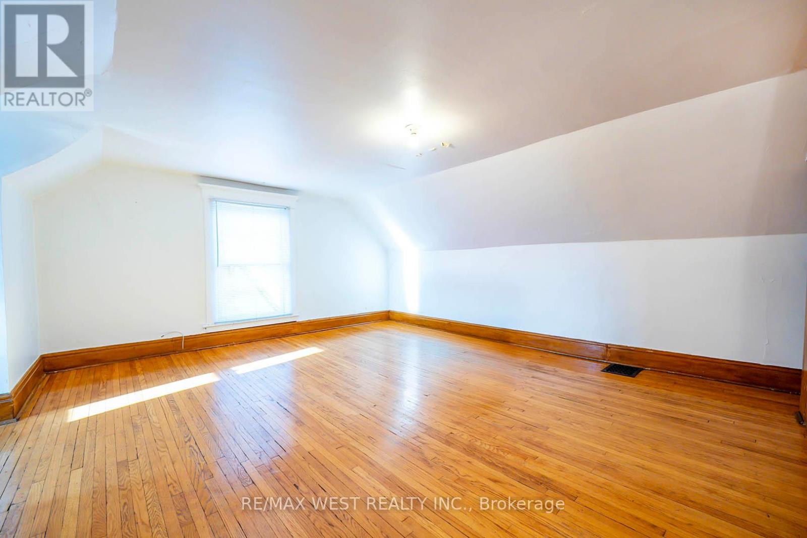 217 Gladstone Avenue Property Photo 26