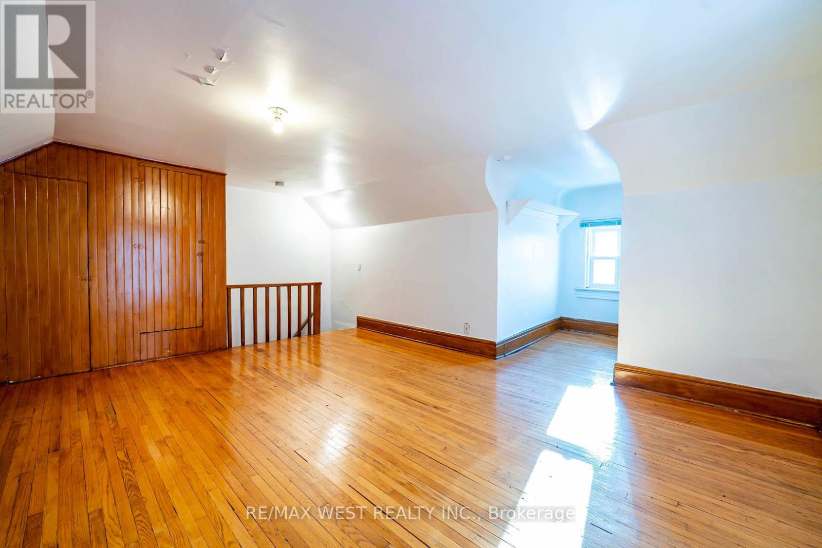 217 Gladstone Avenue Property Photo 28