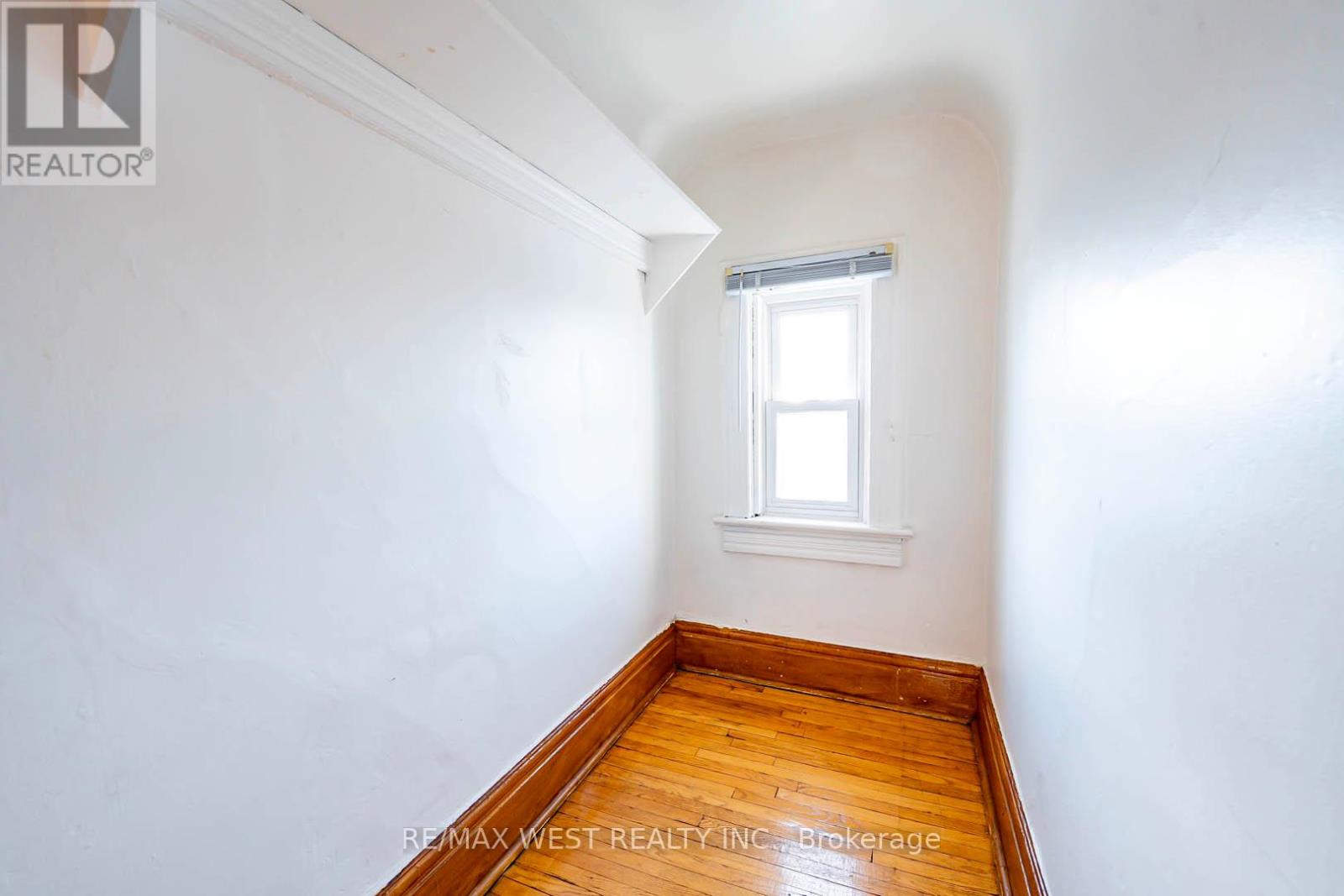217 Gladstone Avenue Property Photo 29