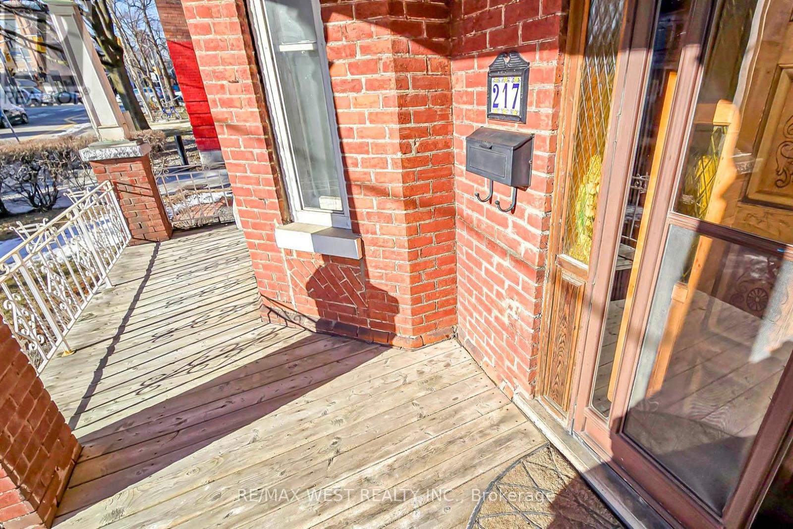 217 Gladstone Avenue Property Photo 31