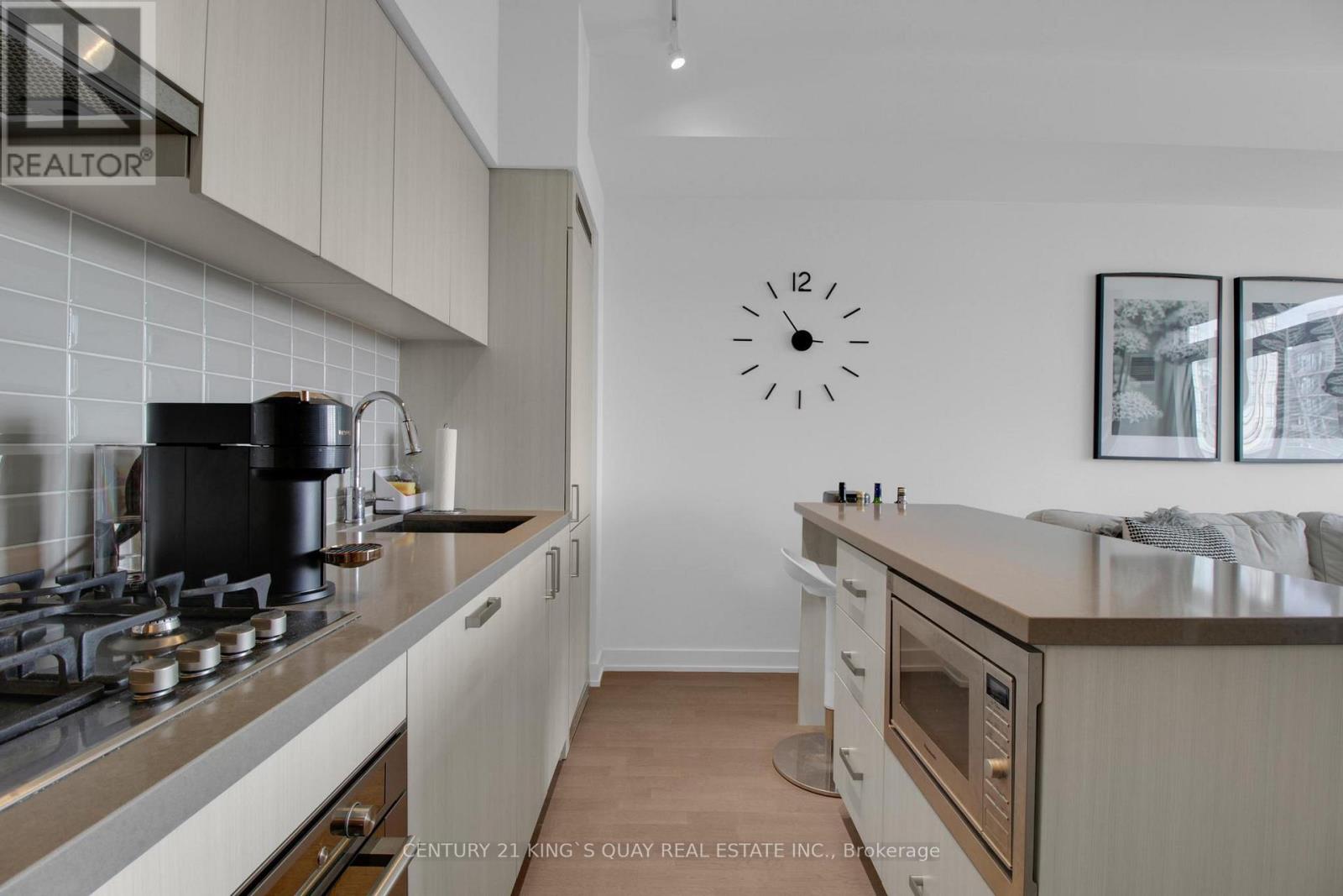 1508 - 501 St Clair Avenue W Property Photo 6
