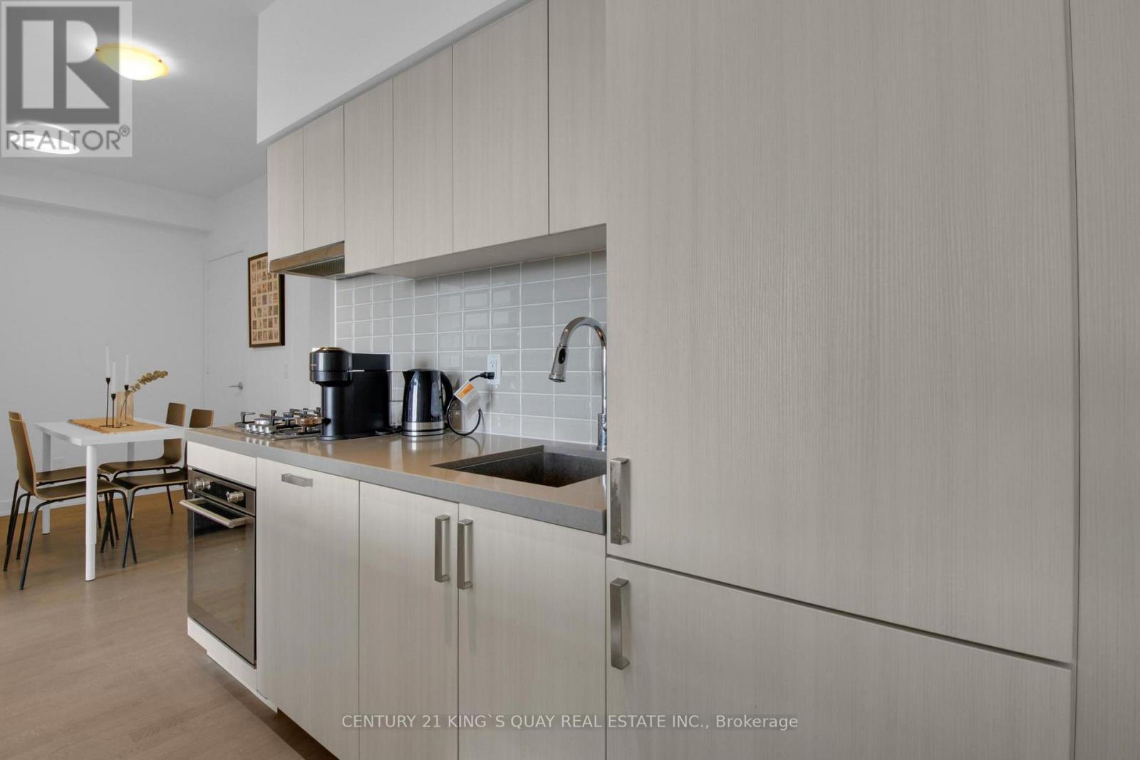 1508 - 501 St Clair Avenue W Property Photo 8