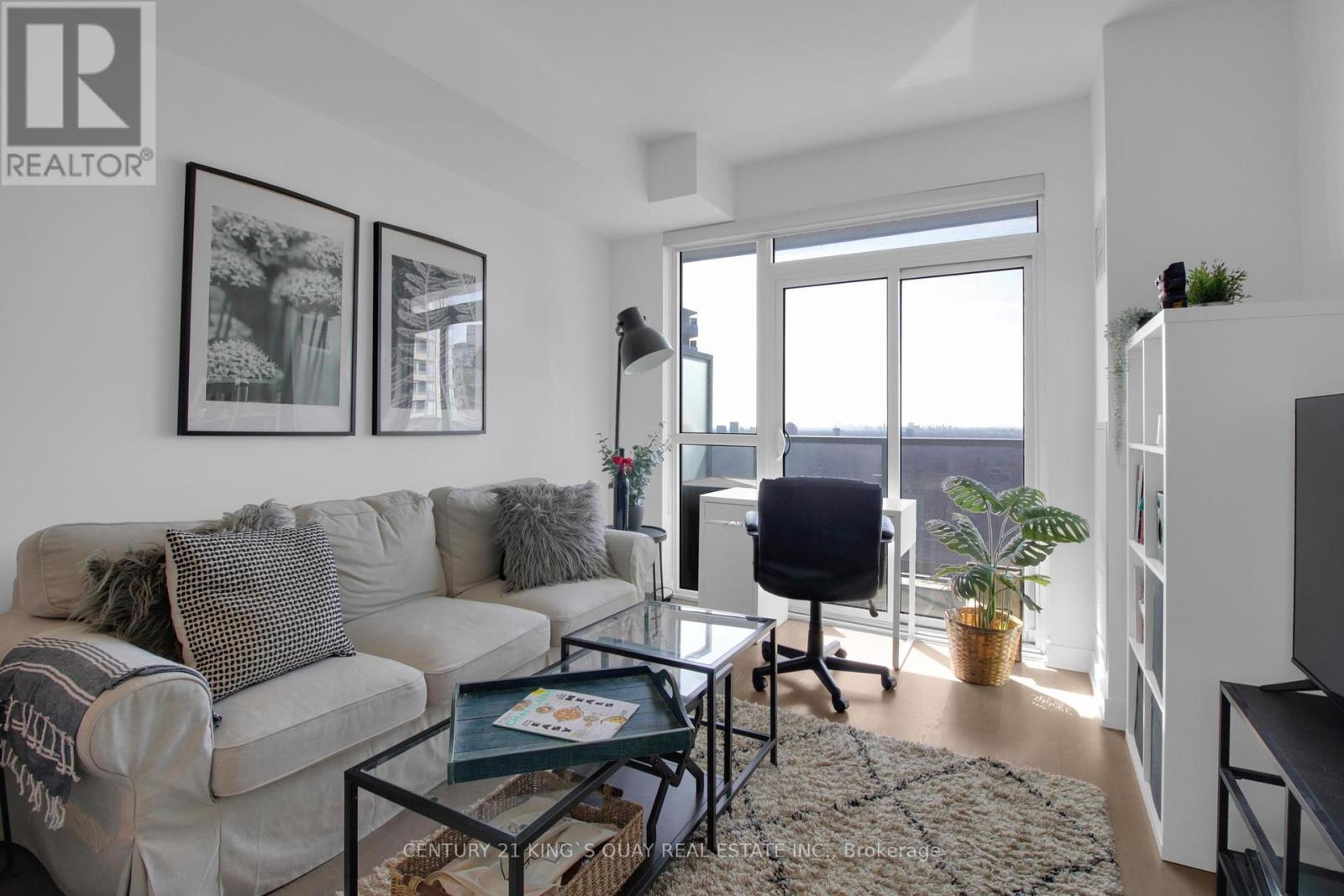 1508 - 501 St Clair Avenue W Property Photo 11