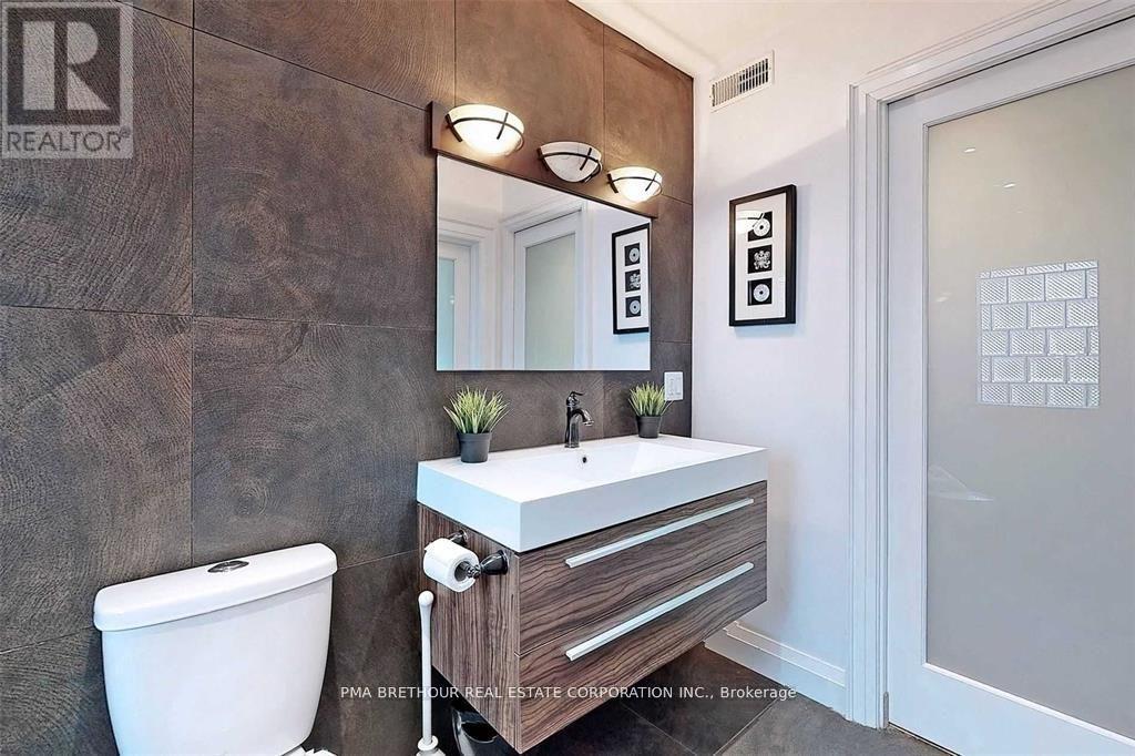 4 Belle Ayre Boulevard Property Photo 8