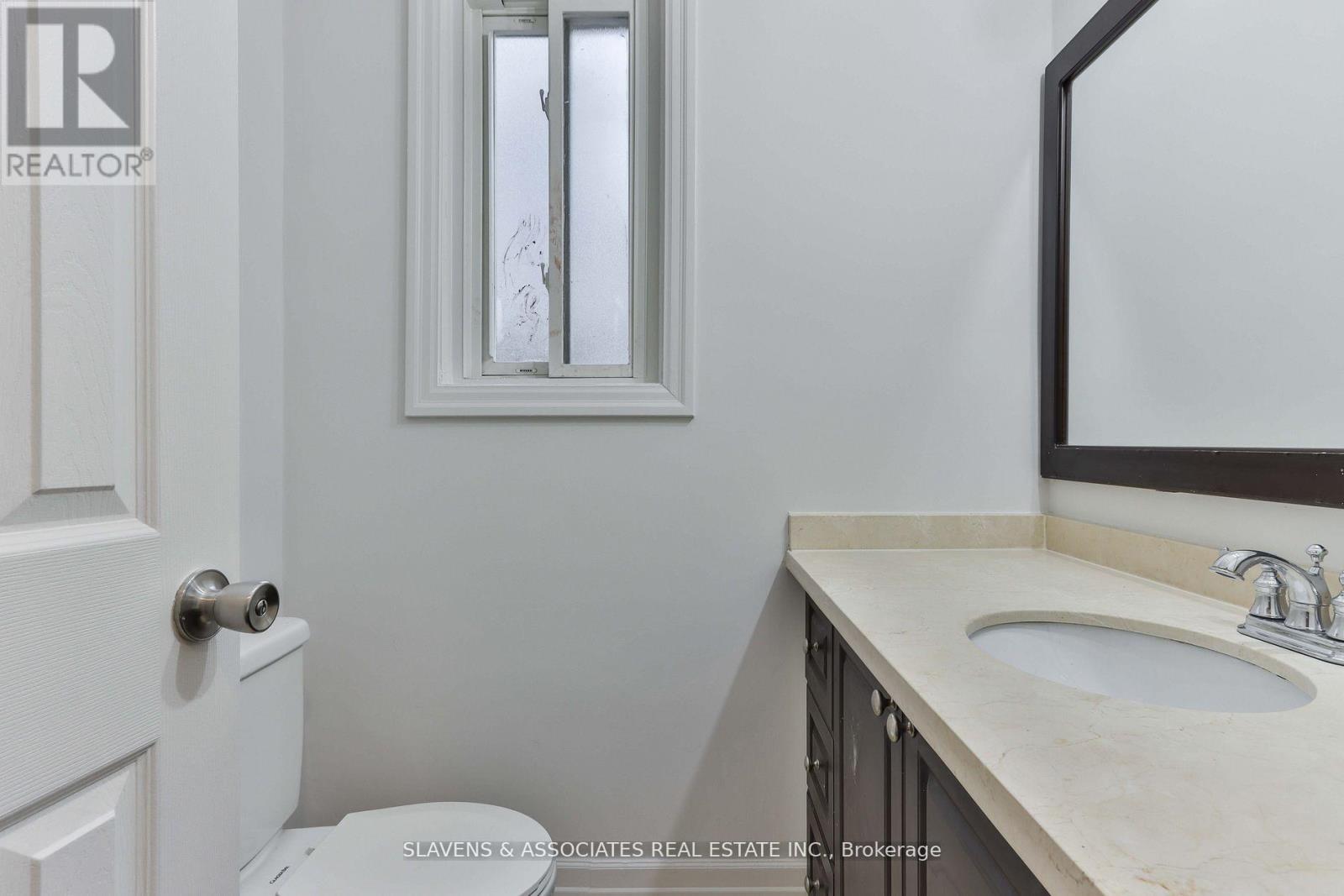 262 Poyntz Avenue Property Photo 10