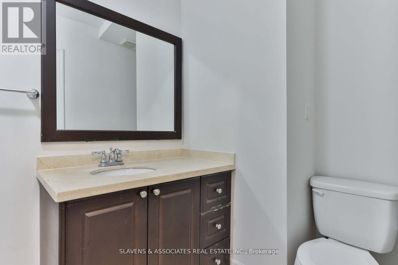262 Poyntz Avenue Property Photo 13