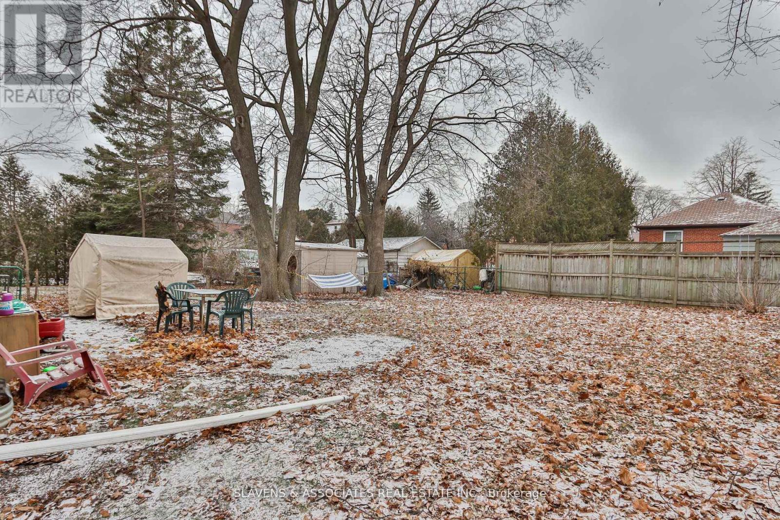 262 Poyntz Avenue Property Photo 30