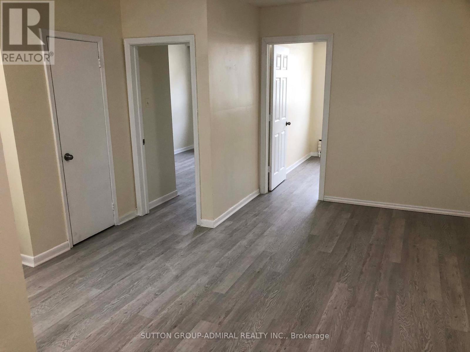 2839 Bathurst Street Property Photo 14