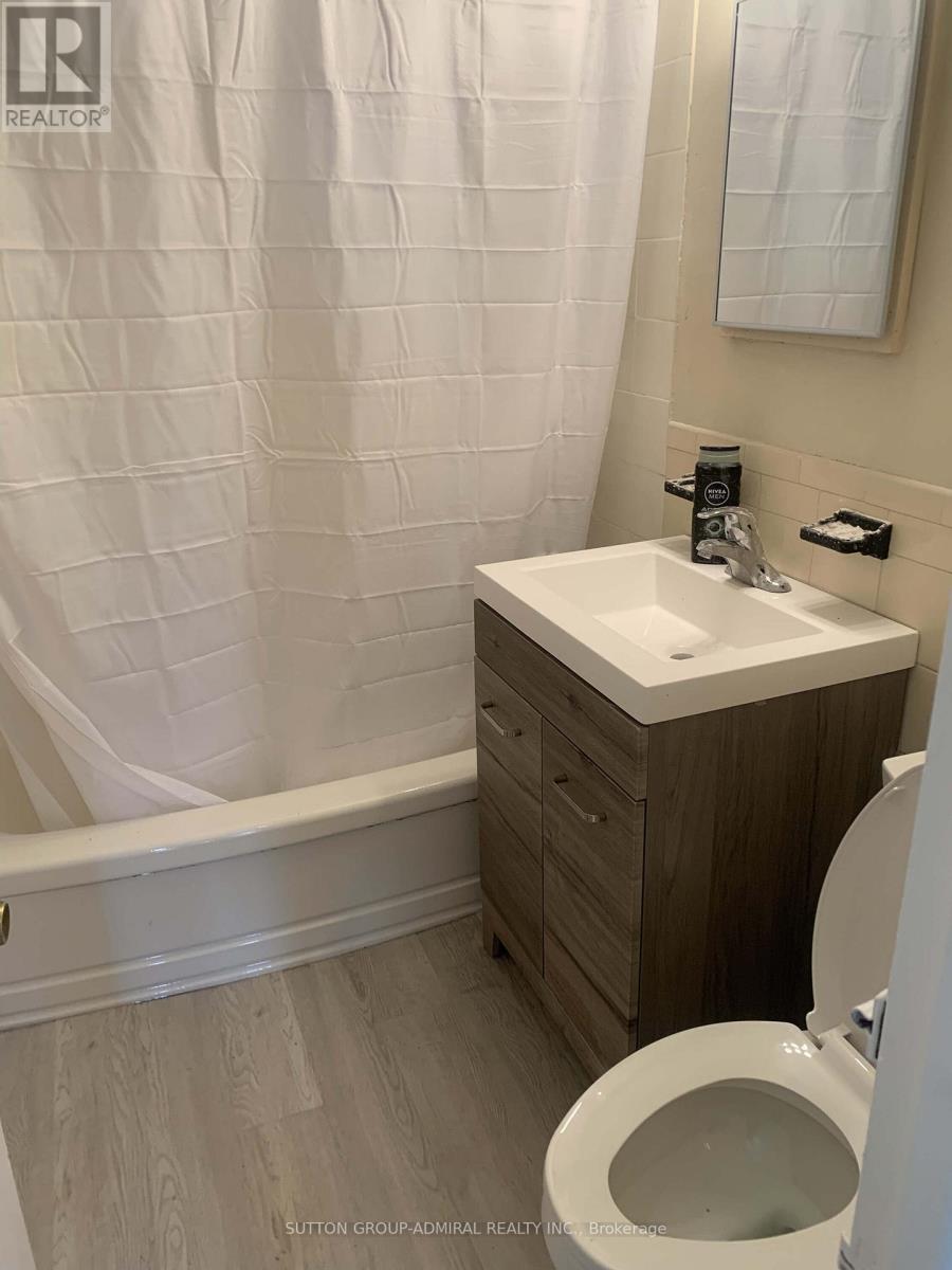 2839 Bathurst Street Property Photo 18