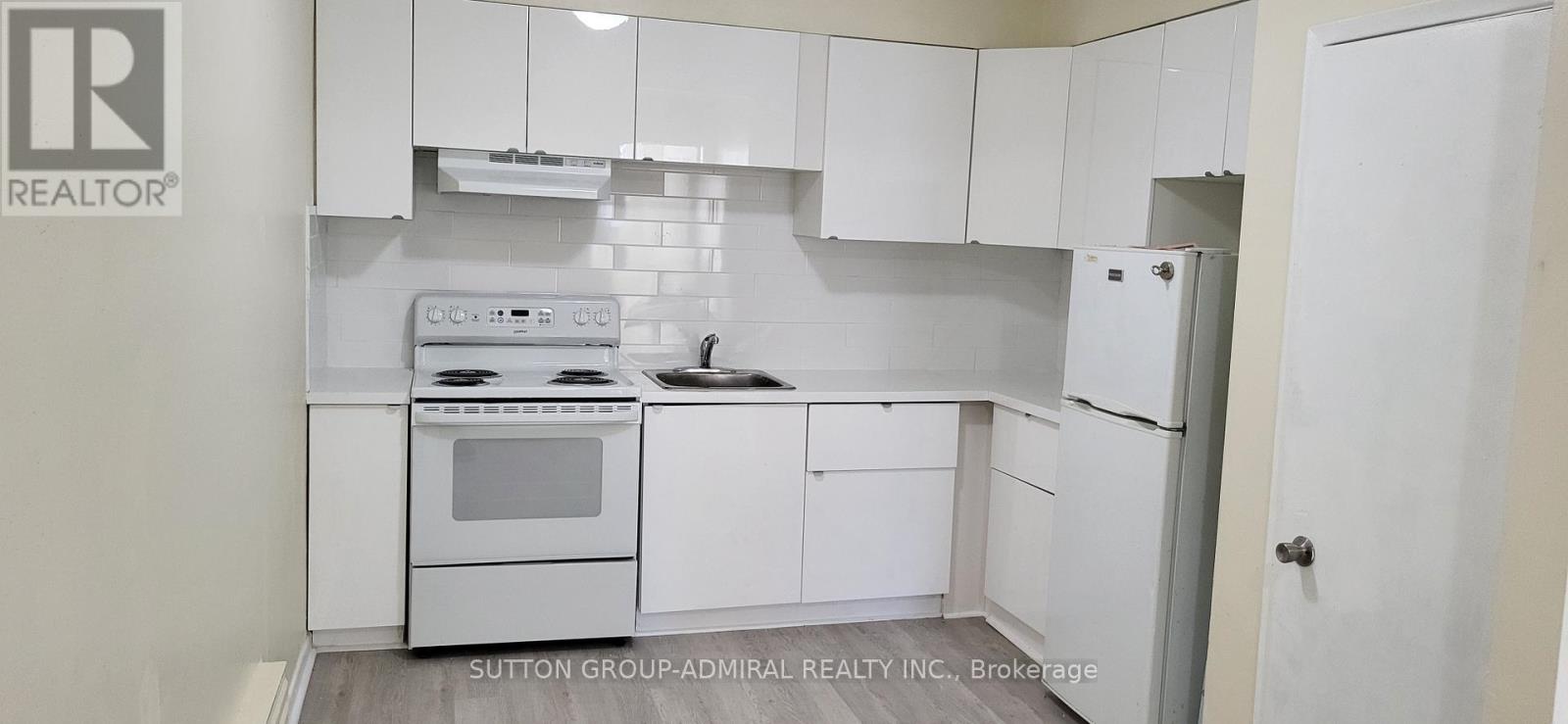 2839 Bathurst Street Property Photo 22
