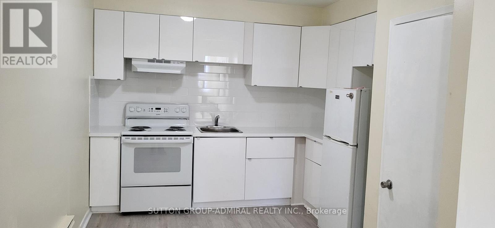 2839 Bathurst Street Property Photo 23