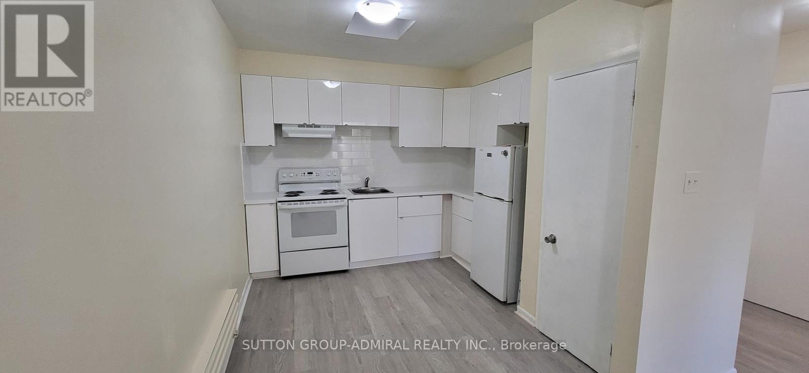 2839 Bathurst Street Property Photo 28