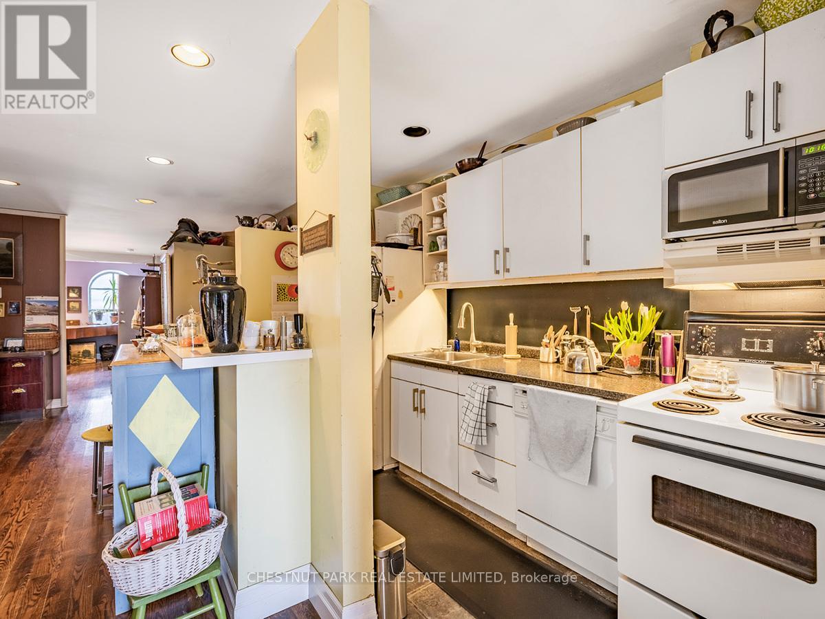 657 Davenport Road Property Photo 11