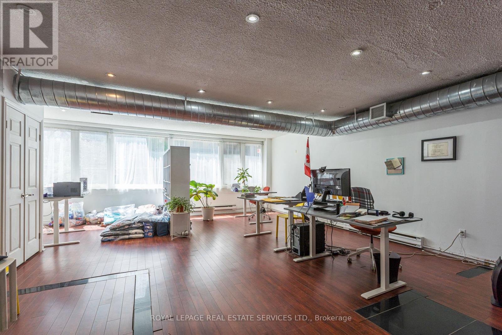 170 Eglinton Ave E Property Photo 3