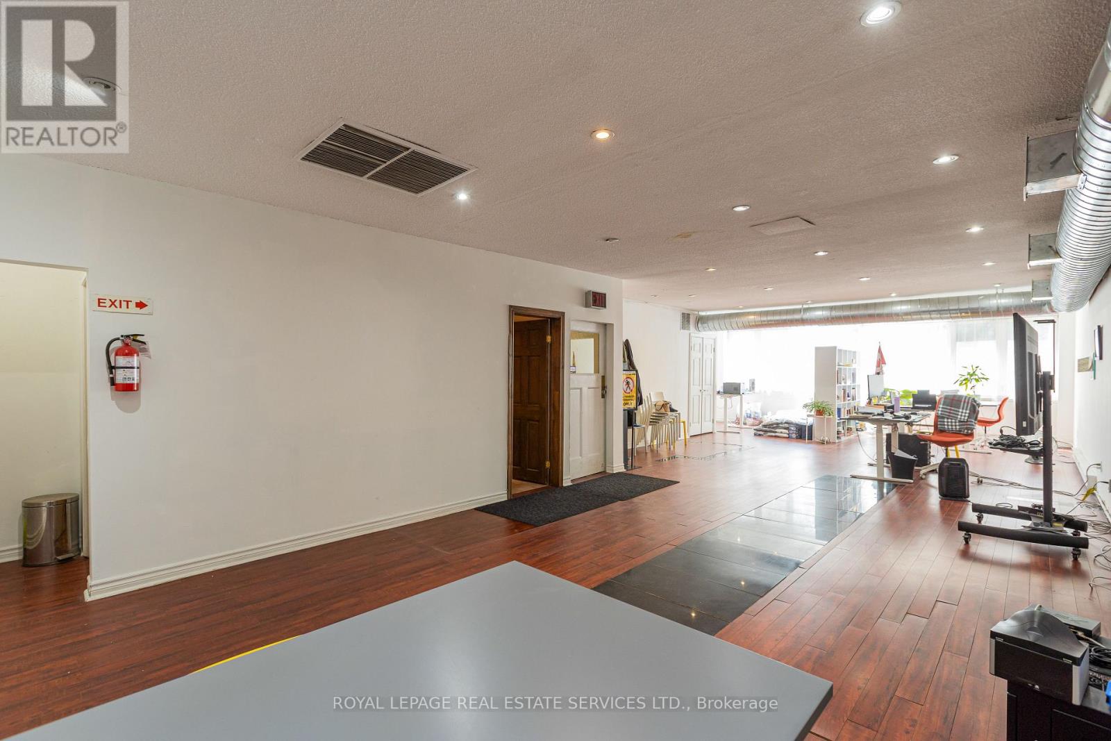 170 Eglinton Ave E Property Photo 11