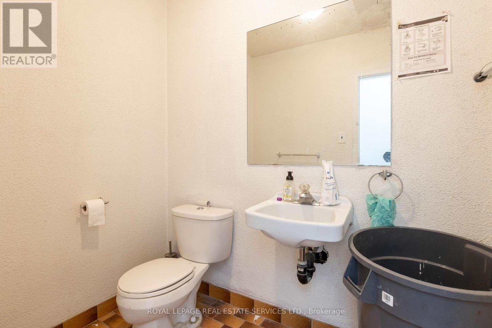 170 Eglinton Ave E Property Photo 13