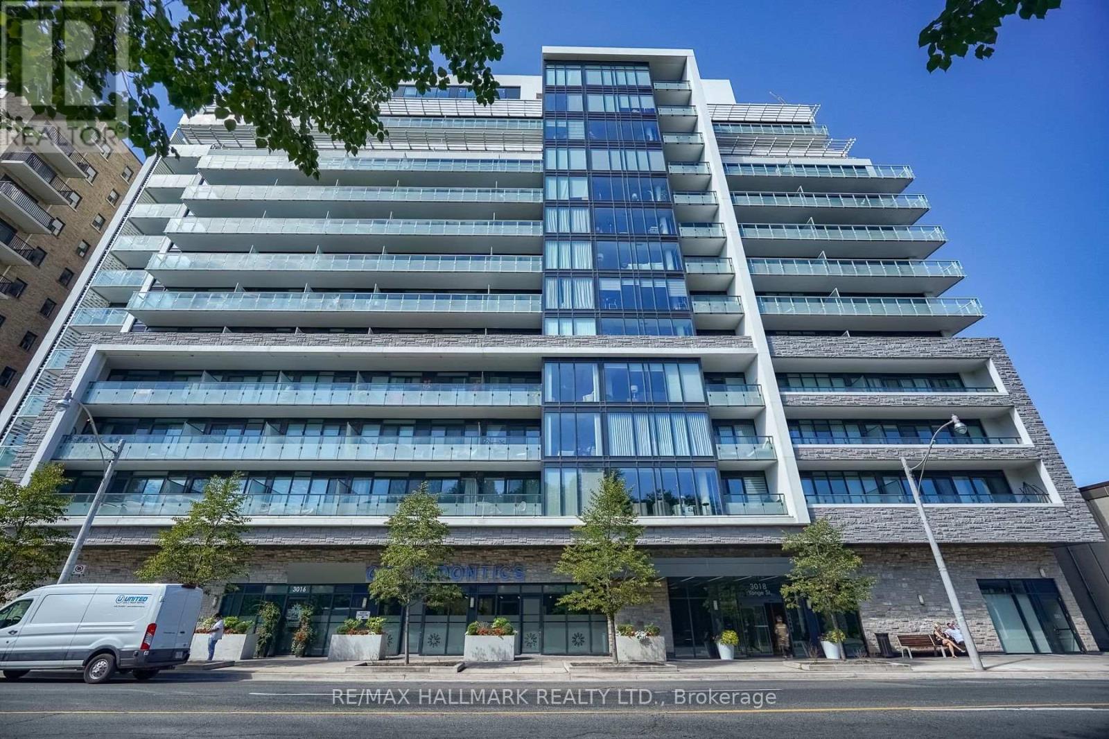 1,2,3 - 3018 Yonge Street Property Photo 1