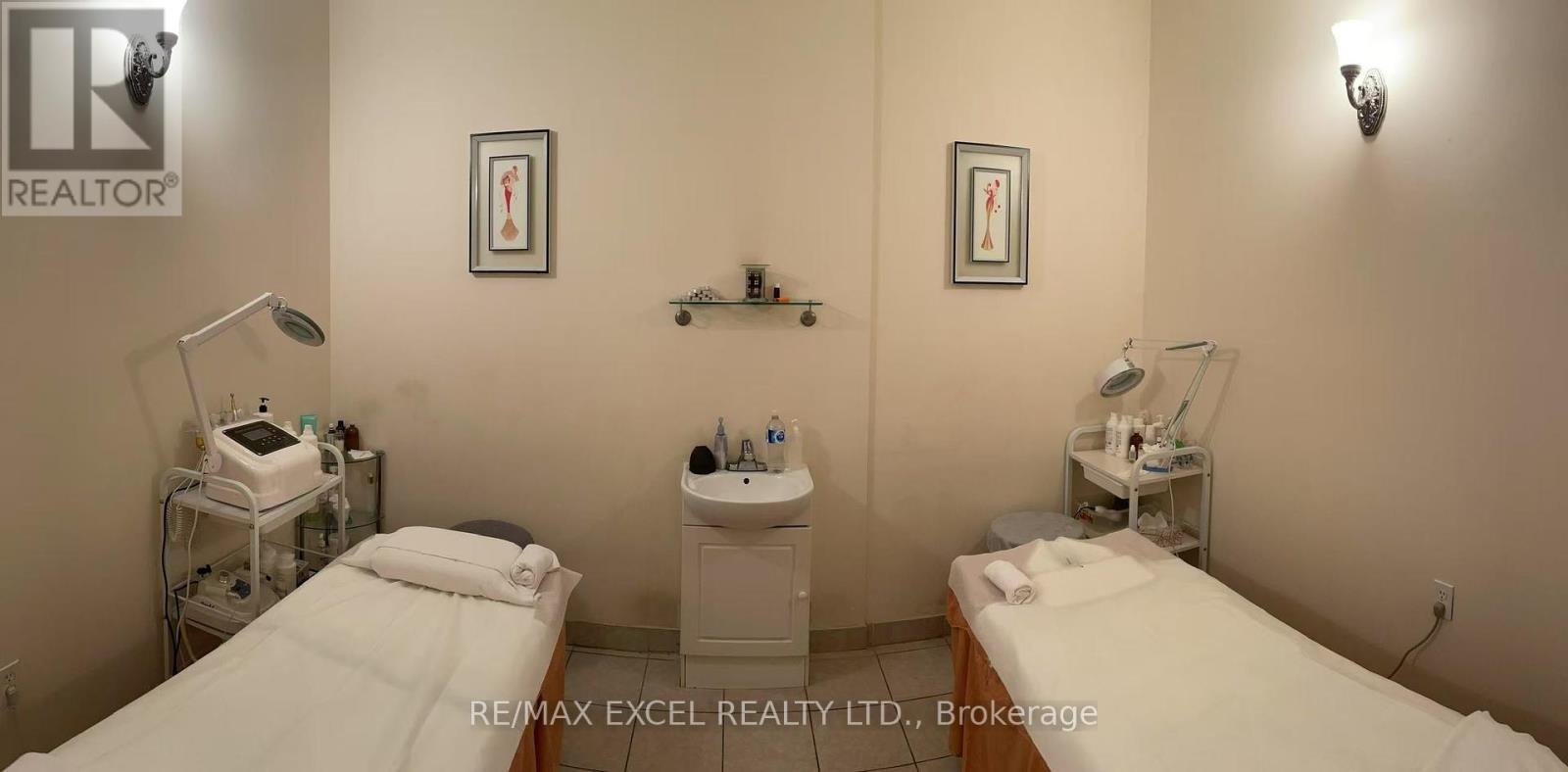 3610 Victoria Park Avenue Property Photo 4